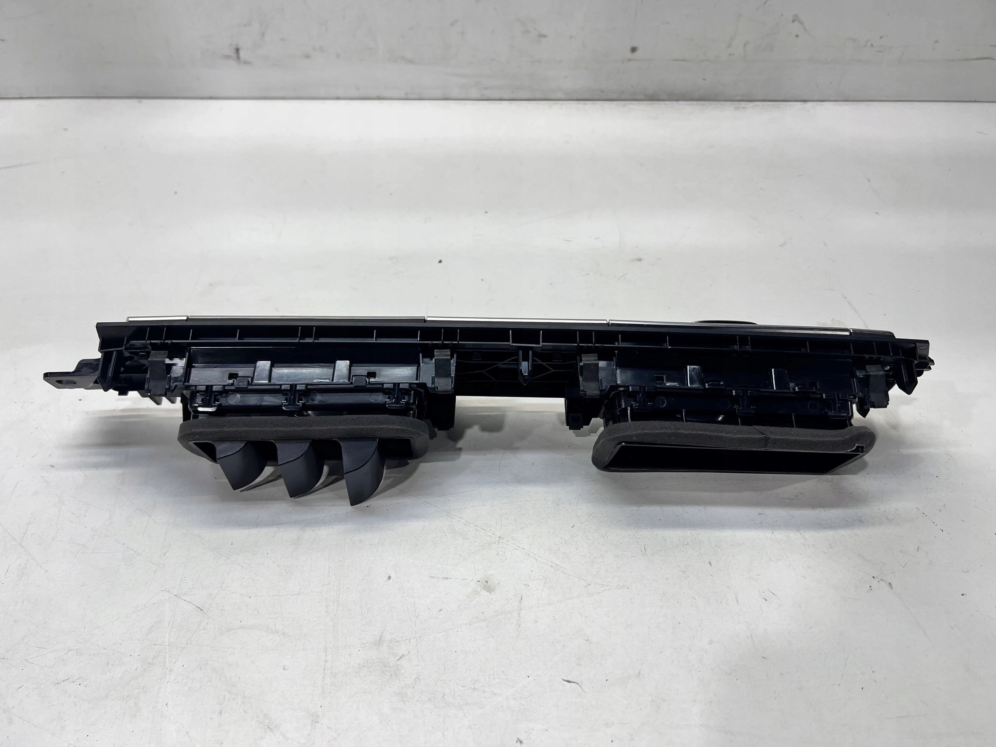 grid air conditioning devices central AUDI A3 8Y 8Y2820951B