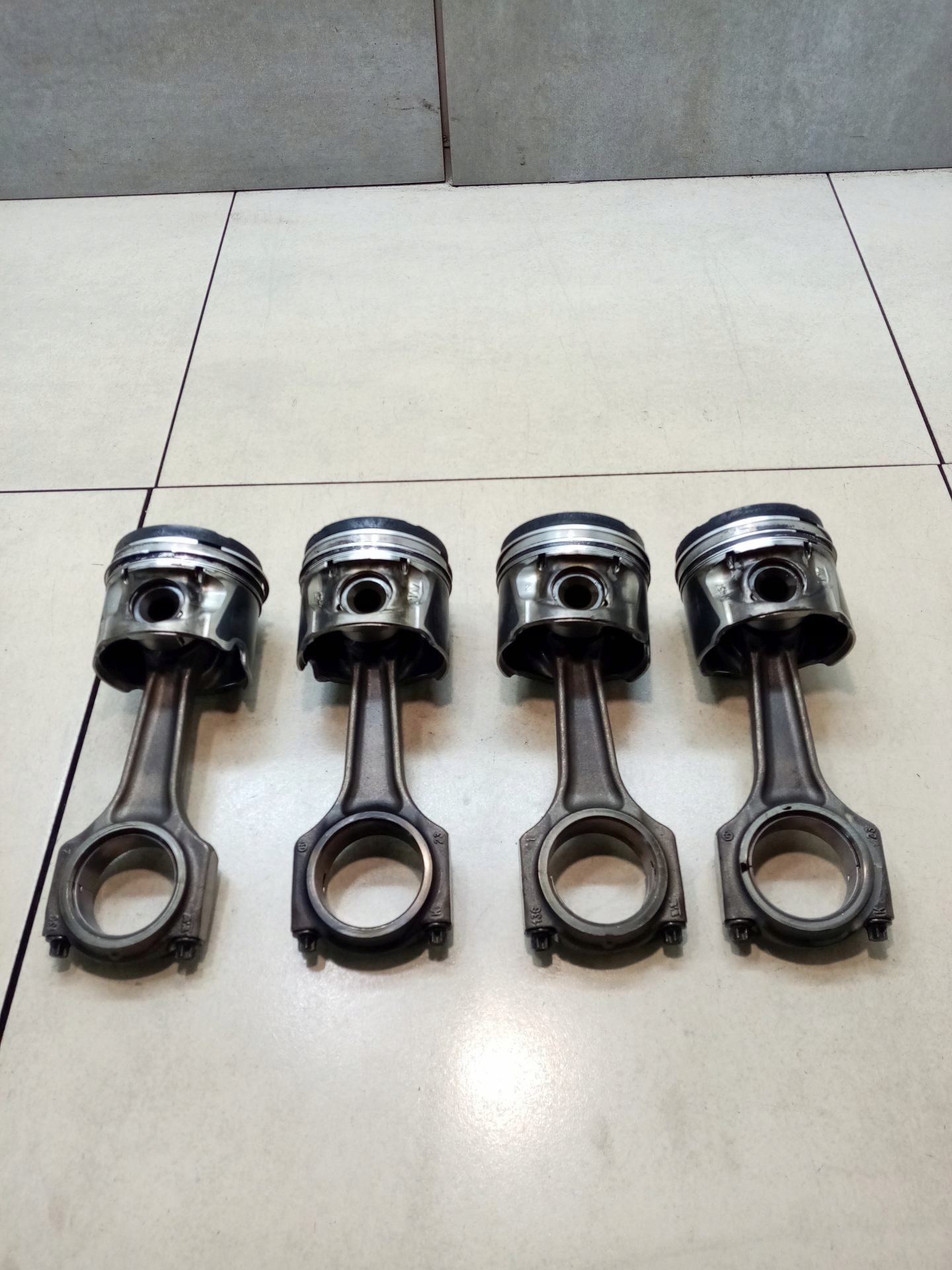 piston connecting rod VOYAGER IV 2.5 CRD 2090F