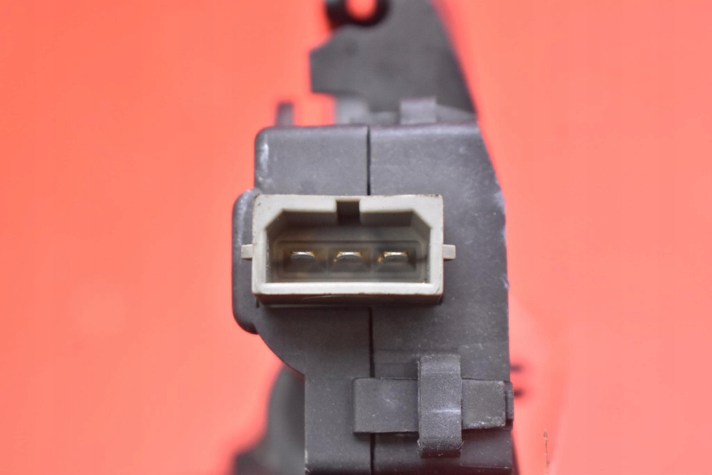 lock bonnet rear part boot 4F5827505C AUDI A8 D3 LIFT 05-07