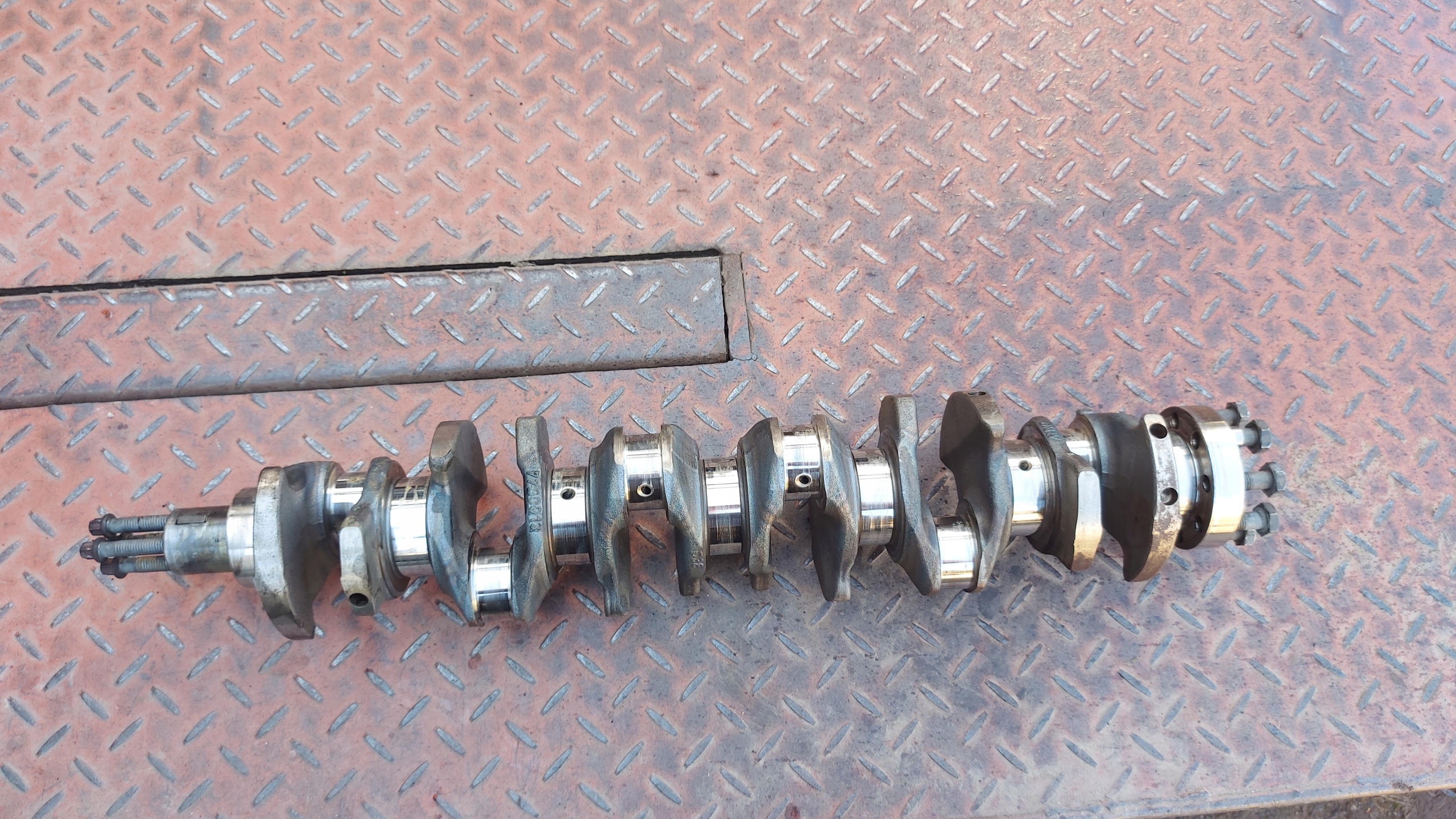 crank BMW 5 E60 E61 525D 2.5D M57 177KM