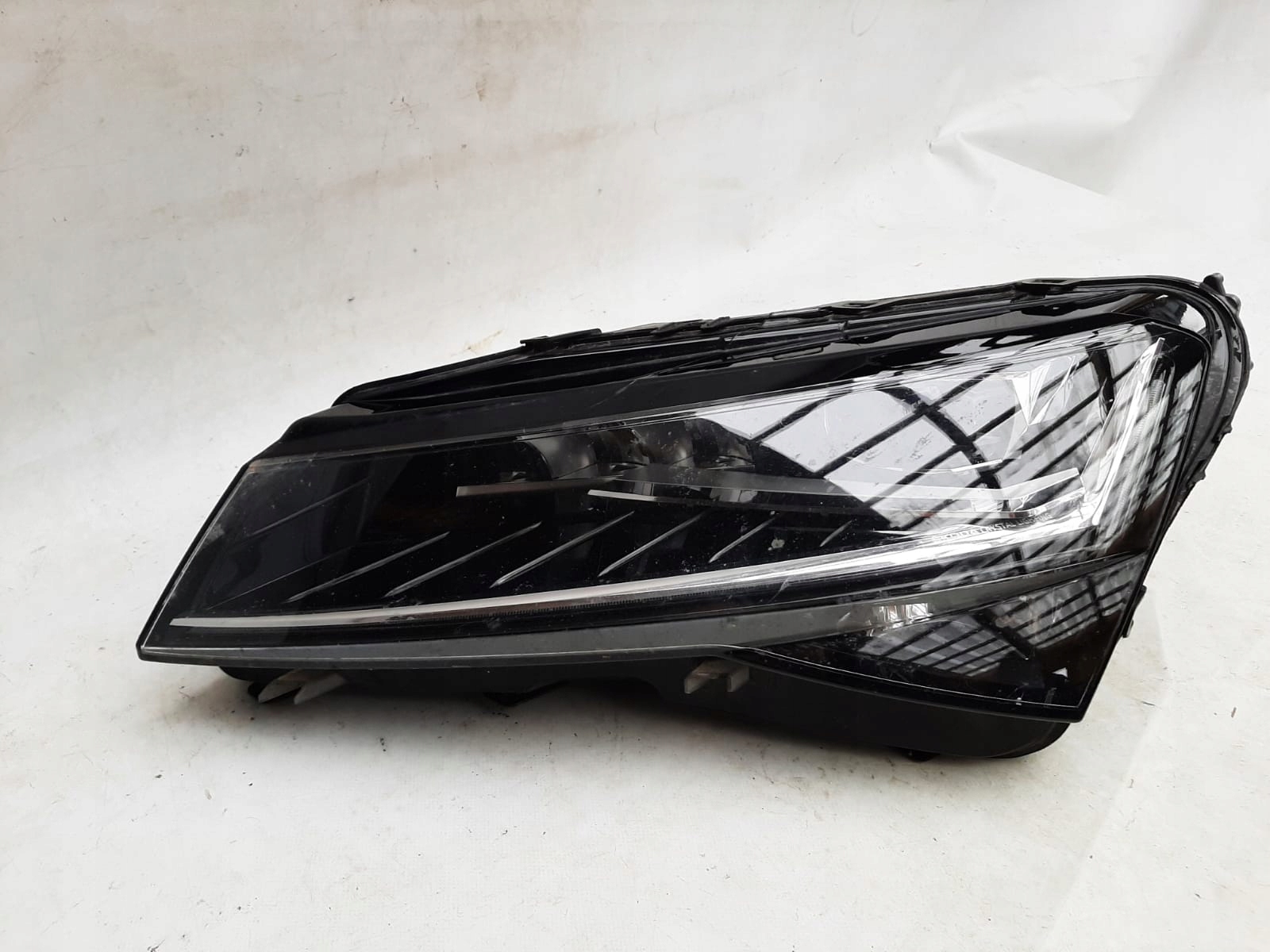 SKODA SUPERB III LIFT 19- 3V0 light left front front FULL LED 3V1941015D