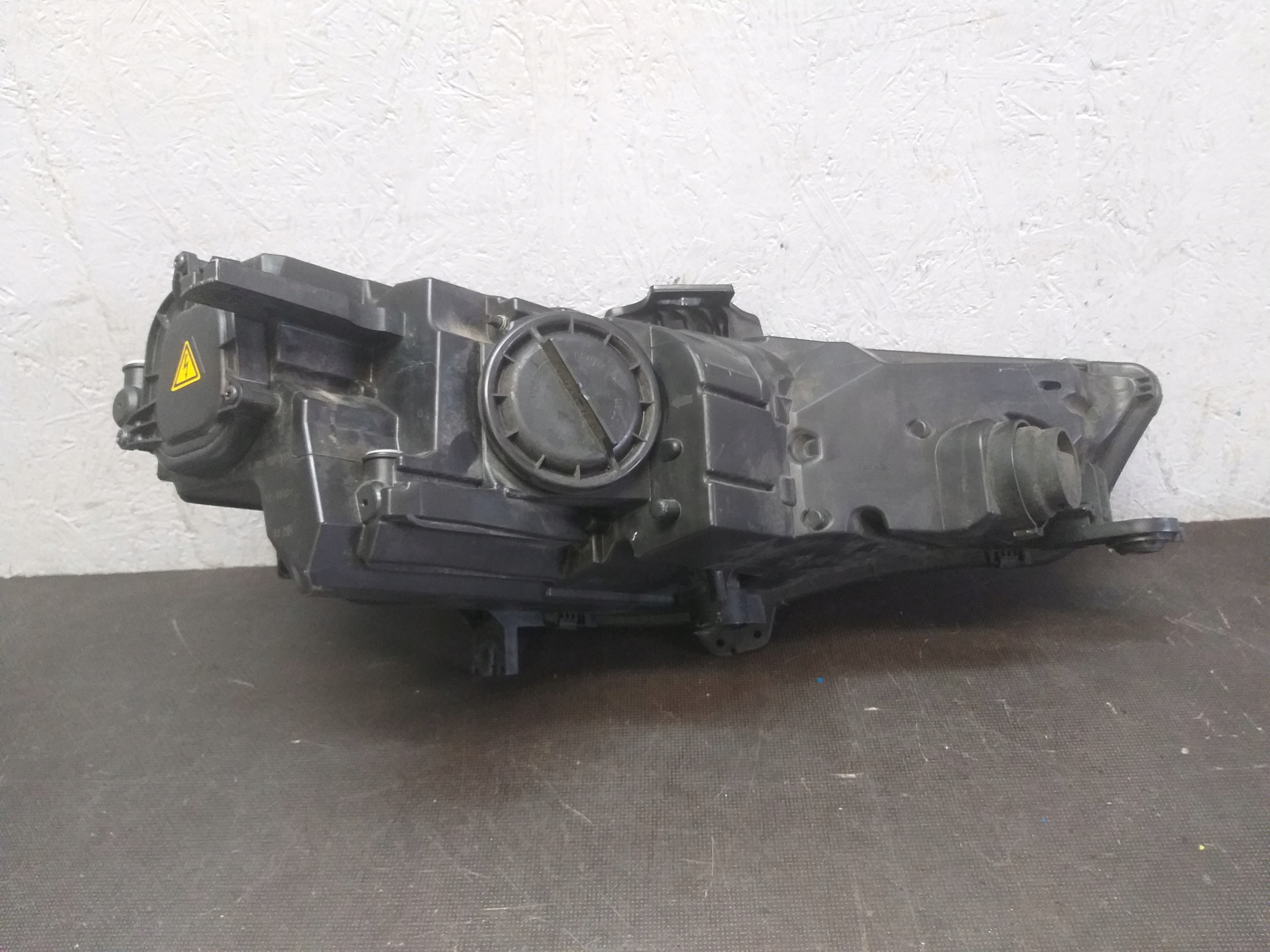 light front left AUDI A4 B9 16- XENON 8W0941005