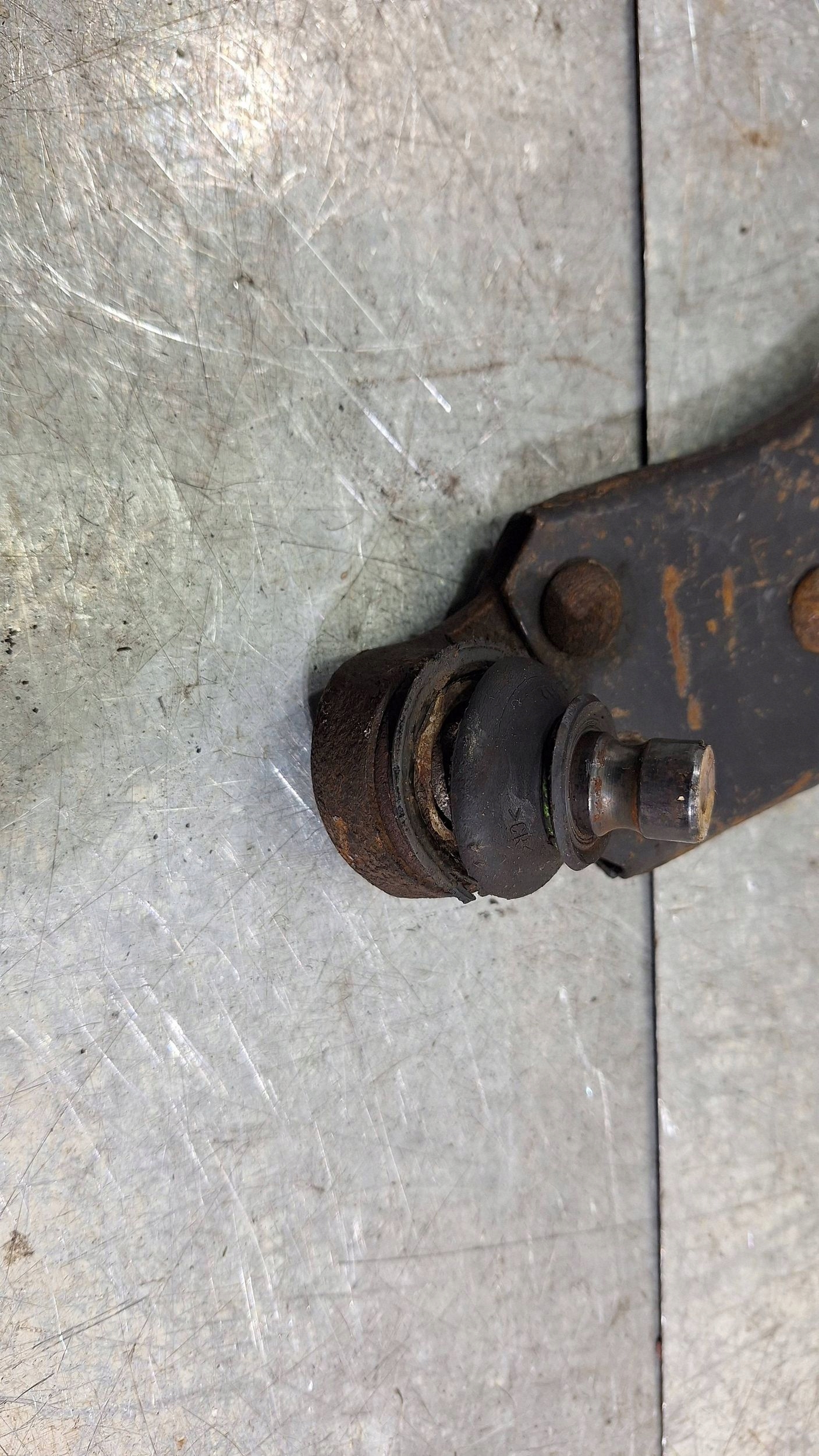 arm right front 2M51-3042-BD FORD FOCUS MK1