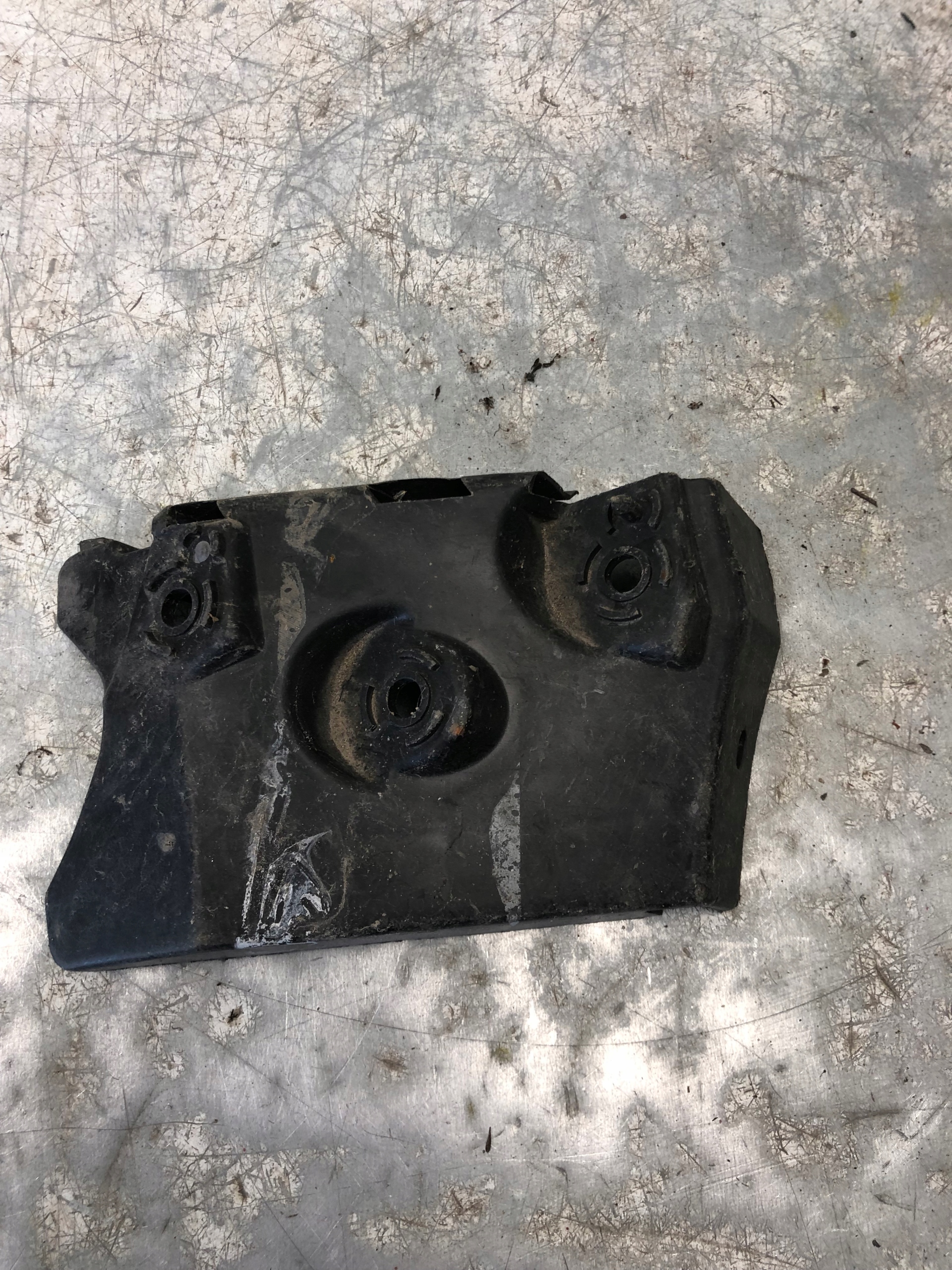 bumper bracket right front SEAT ALTEA 5P0807184A