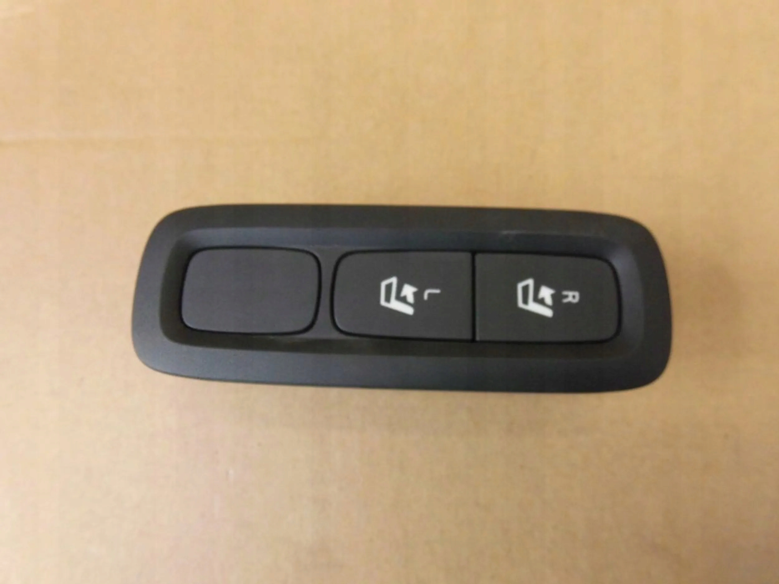 Volvo XC90 II switch button skladania przesuwania seat control
