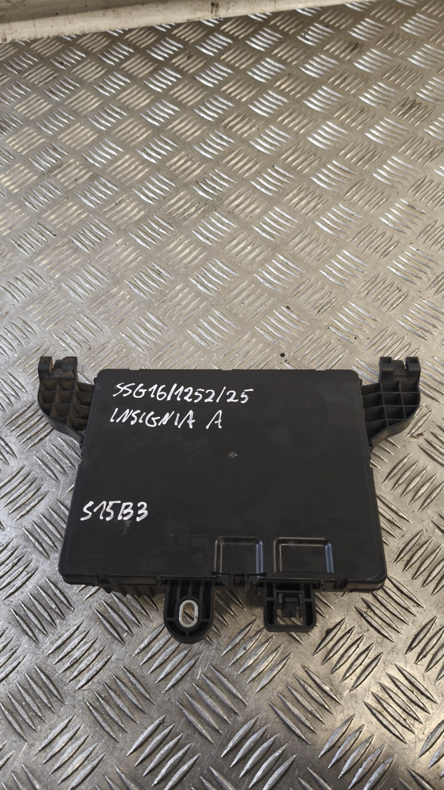 Module fusibles OPEL INSIGNIA A 2010 2.0CDTI