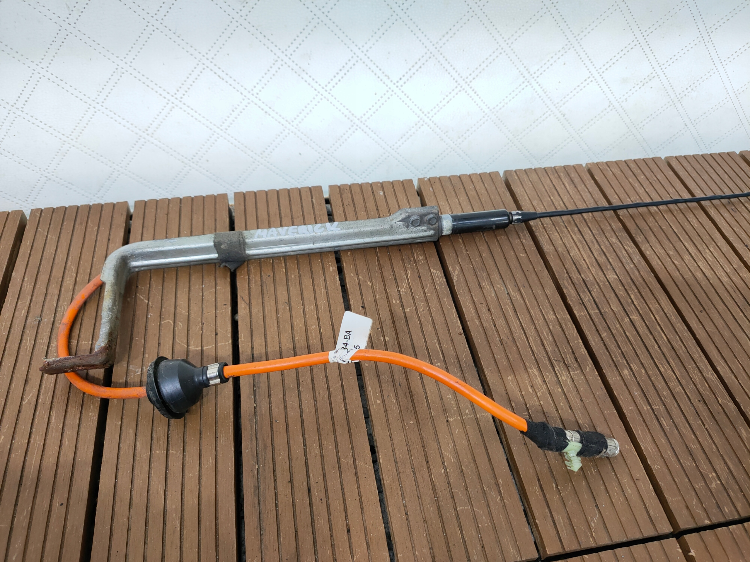 FORD MAVERICK II 01-07 ANTENA dach BAT OE