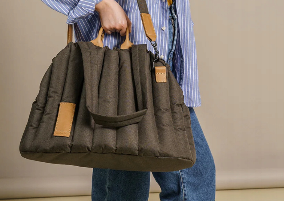 Levně Přepravní taška Pony pro psa M hnědá Přepravka