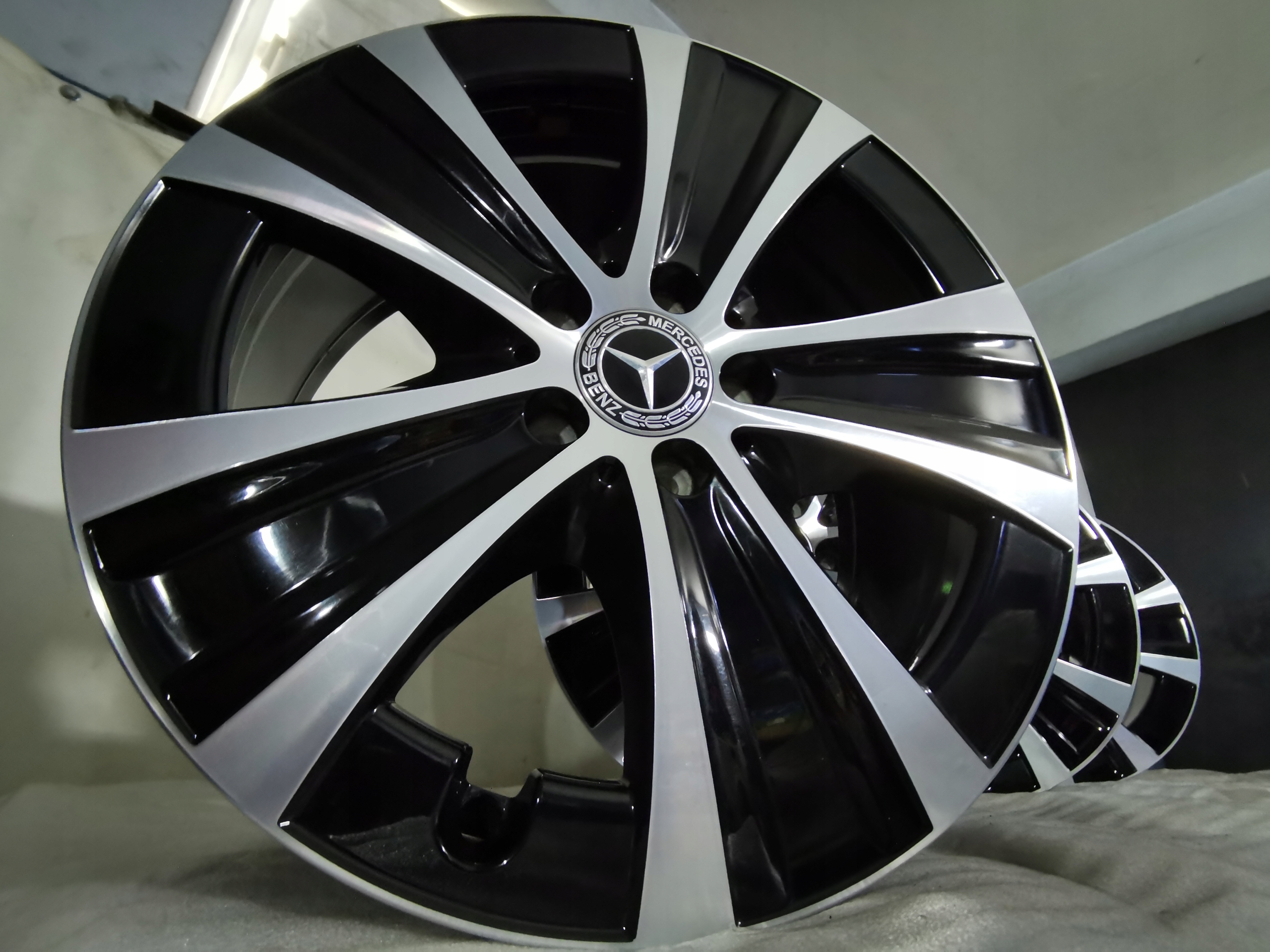 4× Диск алюминиевый Mercedes-Бензин OE 8.0