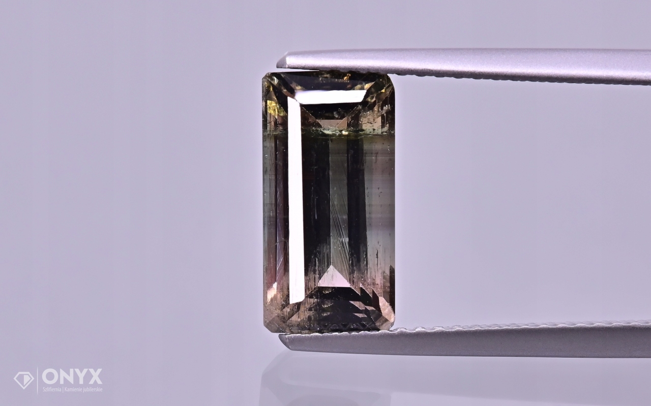 Fasetovaný turmalín oktagon 11,5x5,5 mm