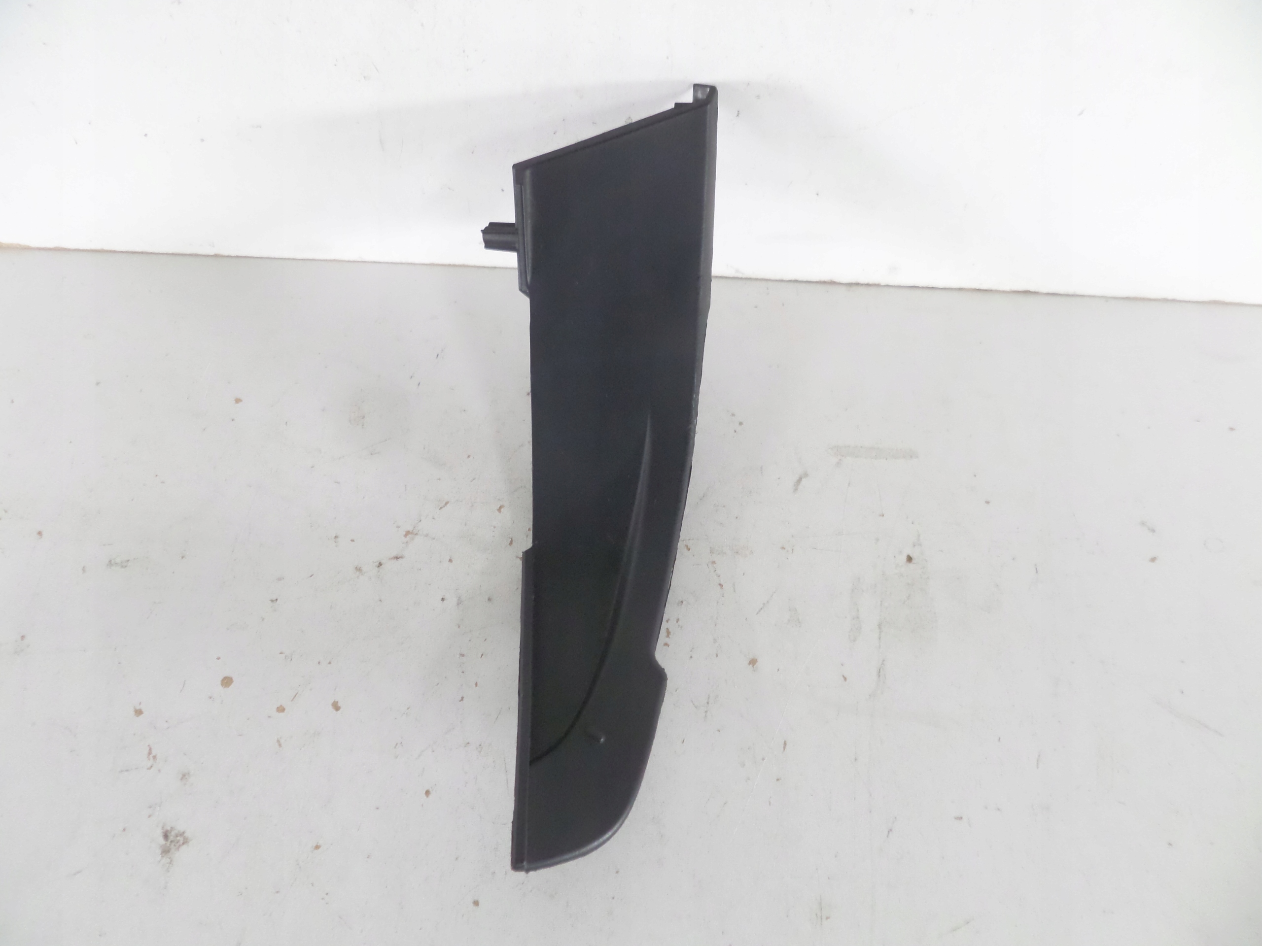 corner under the window right KIA SPORTAGE IV 15