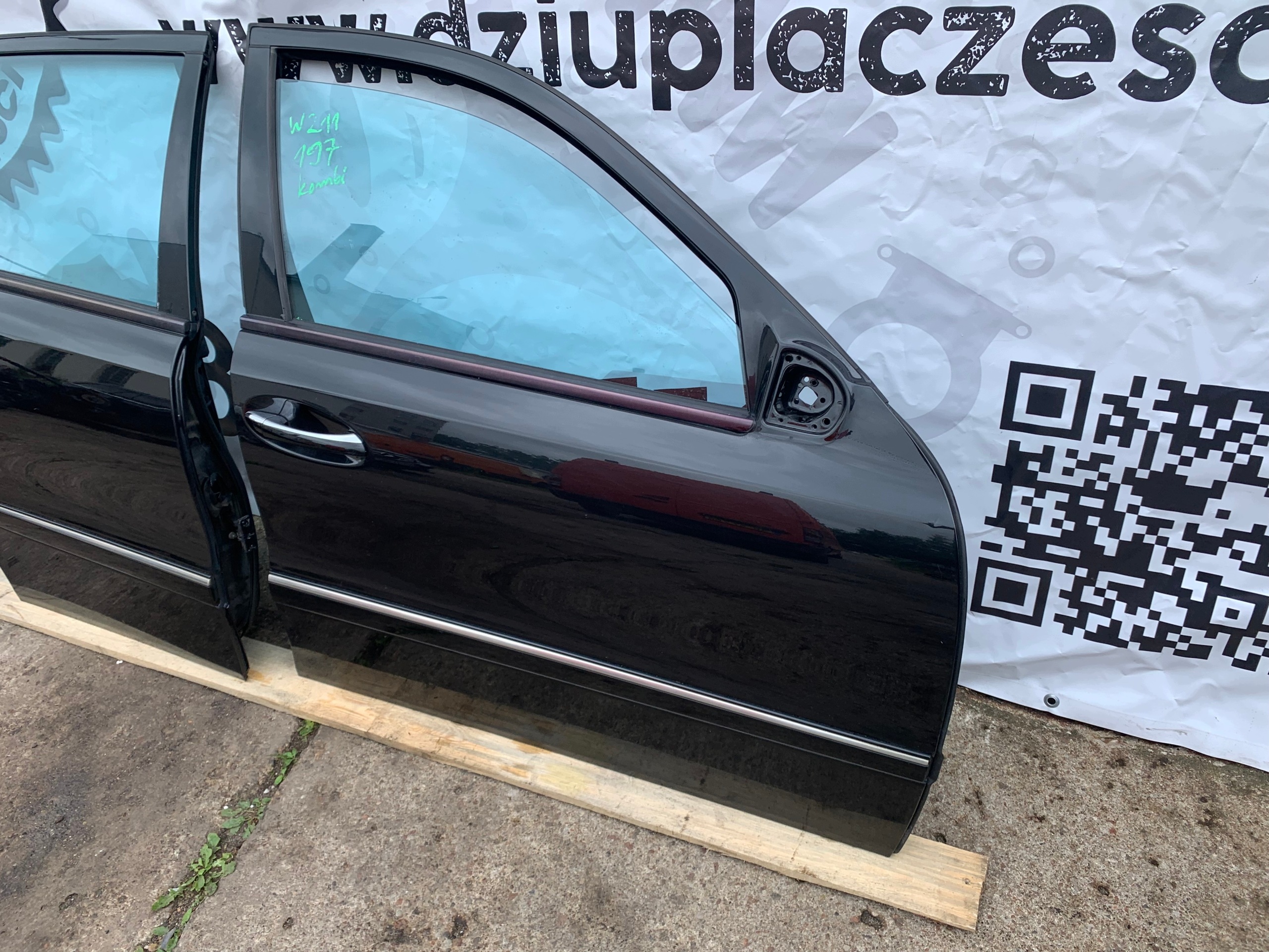 MERCEDES W211 E-KLASA door right right front front 197 C197