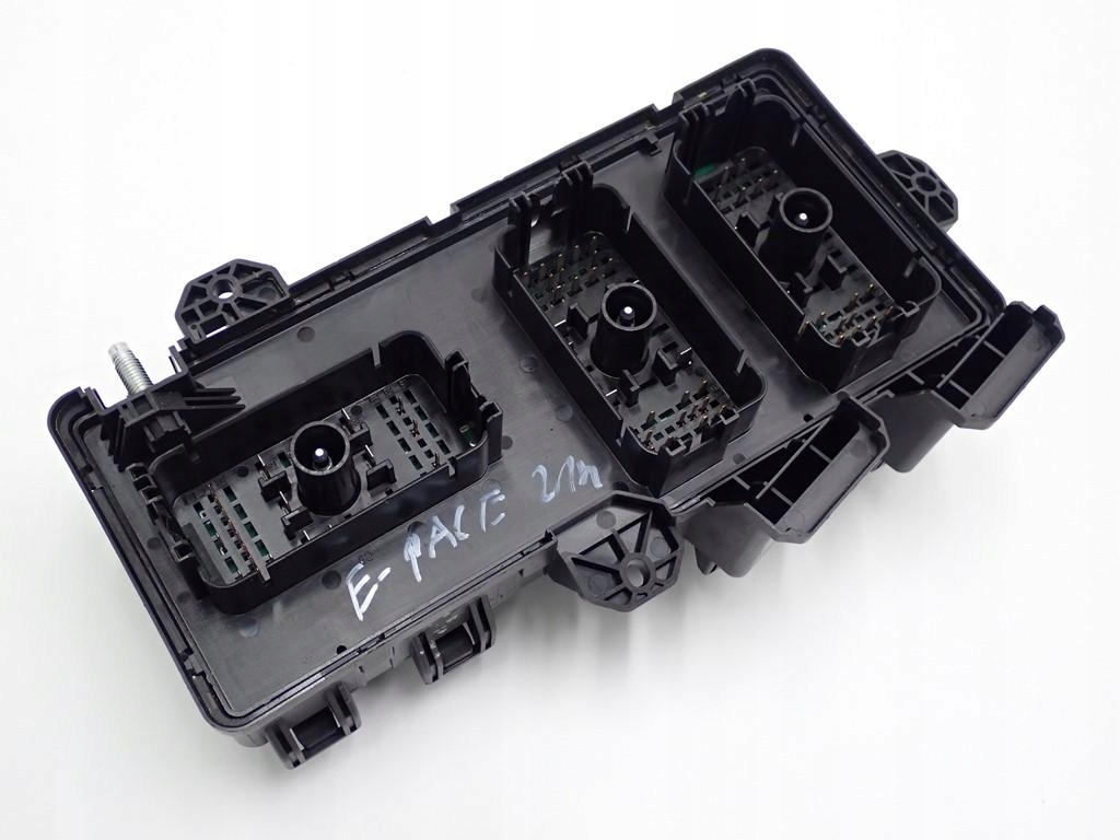 PUSZKA SKRZYNKA BEZPIECZNIKÓW JAGUAR E-PACE 21R Jakość części (zgodnie z GVO) O - oryginał z logo producenta pojazdu (OE)