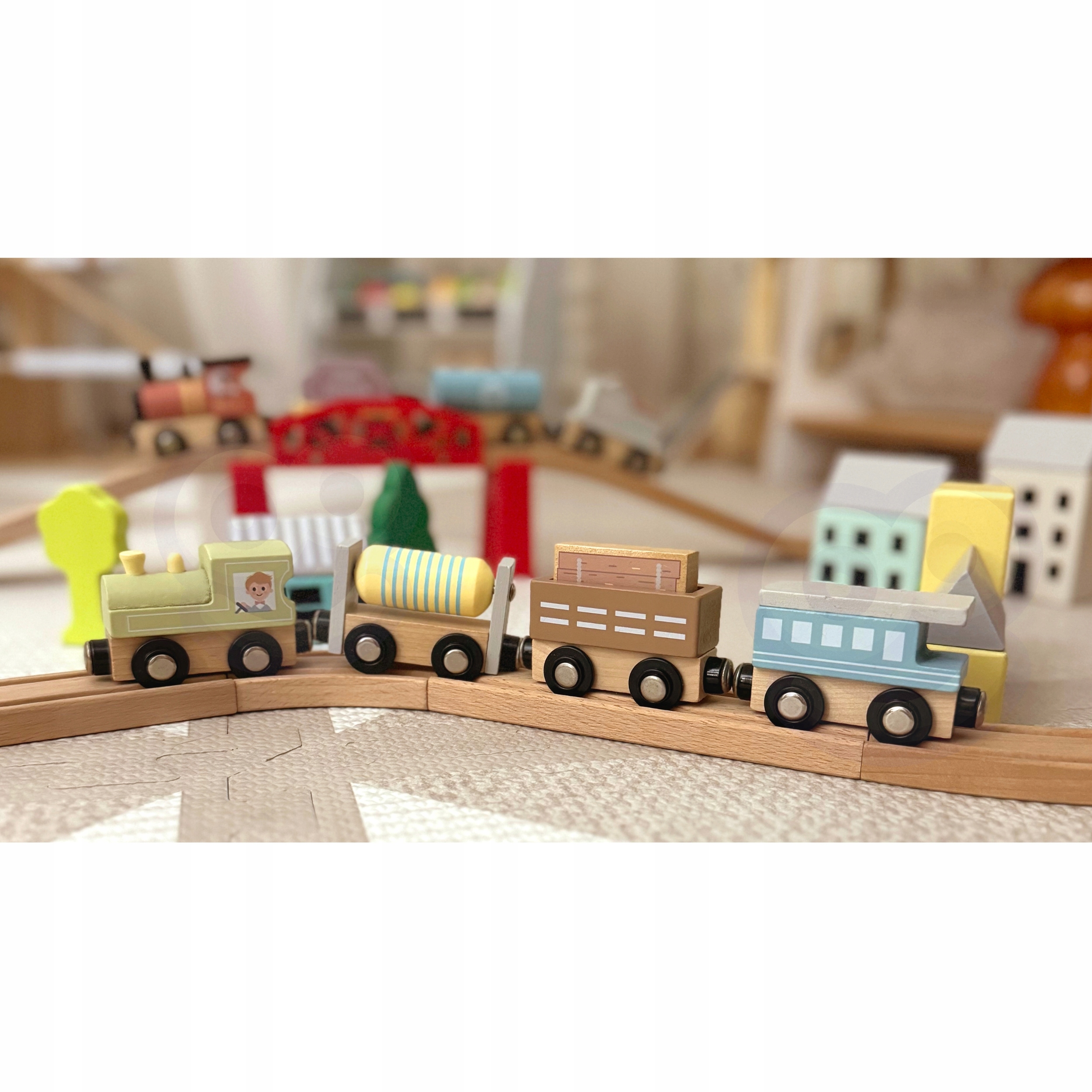 POCIĄG DREWNIANY WAGONIKI POJAZDY NA MAGNES CIUCHCIA KOLEJKA TOOKY TOY Wiek dziecka 3 lata +