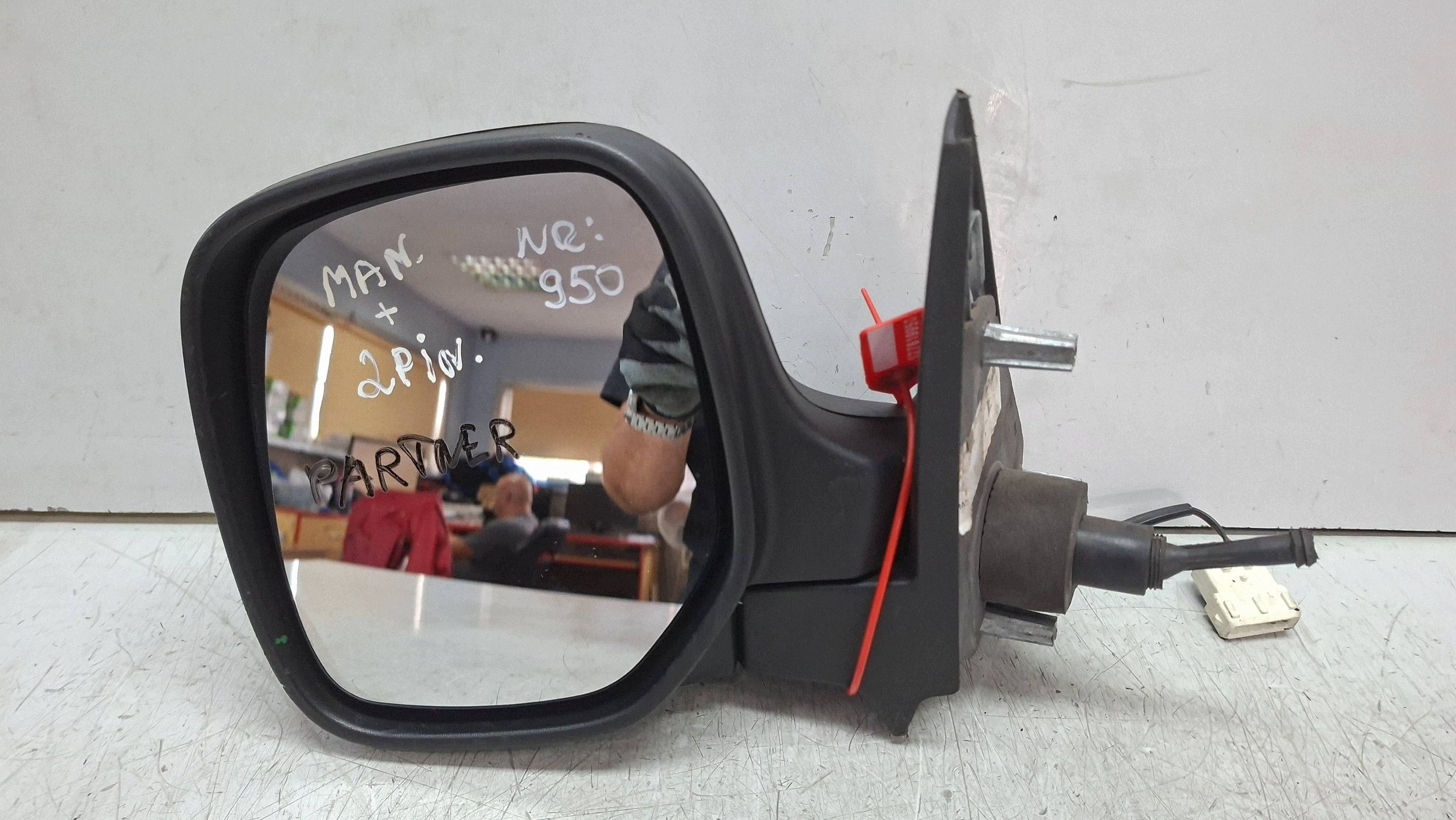 mirror left manually PEUGEOT PARTNER and LIFT 2002