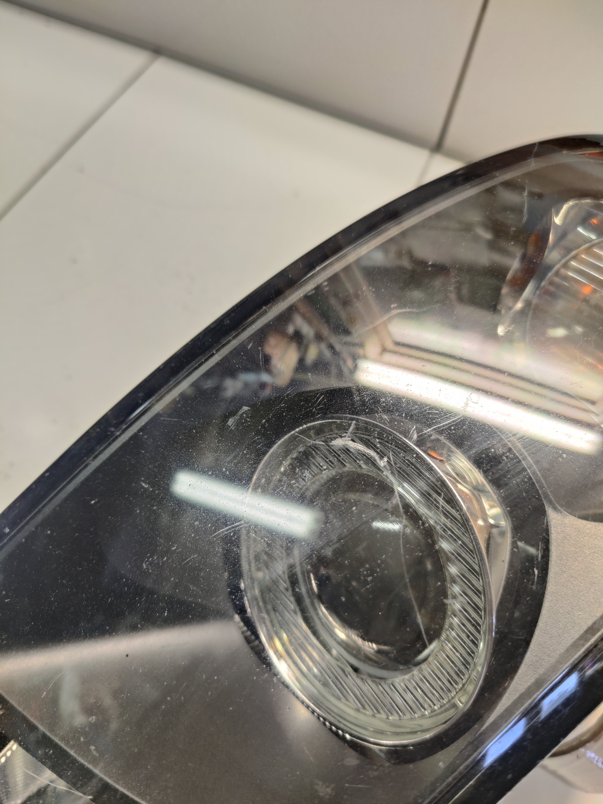 VOLVO V50 light right front front 30698880 UK