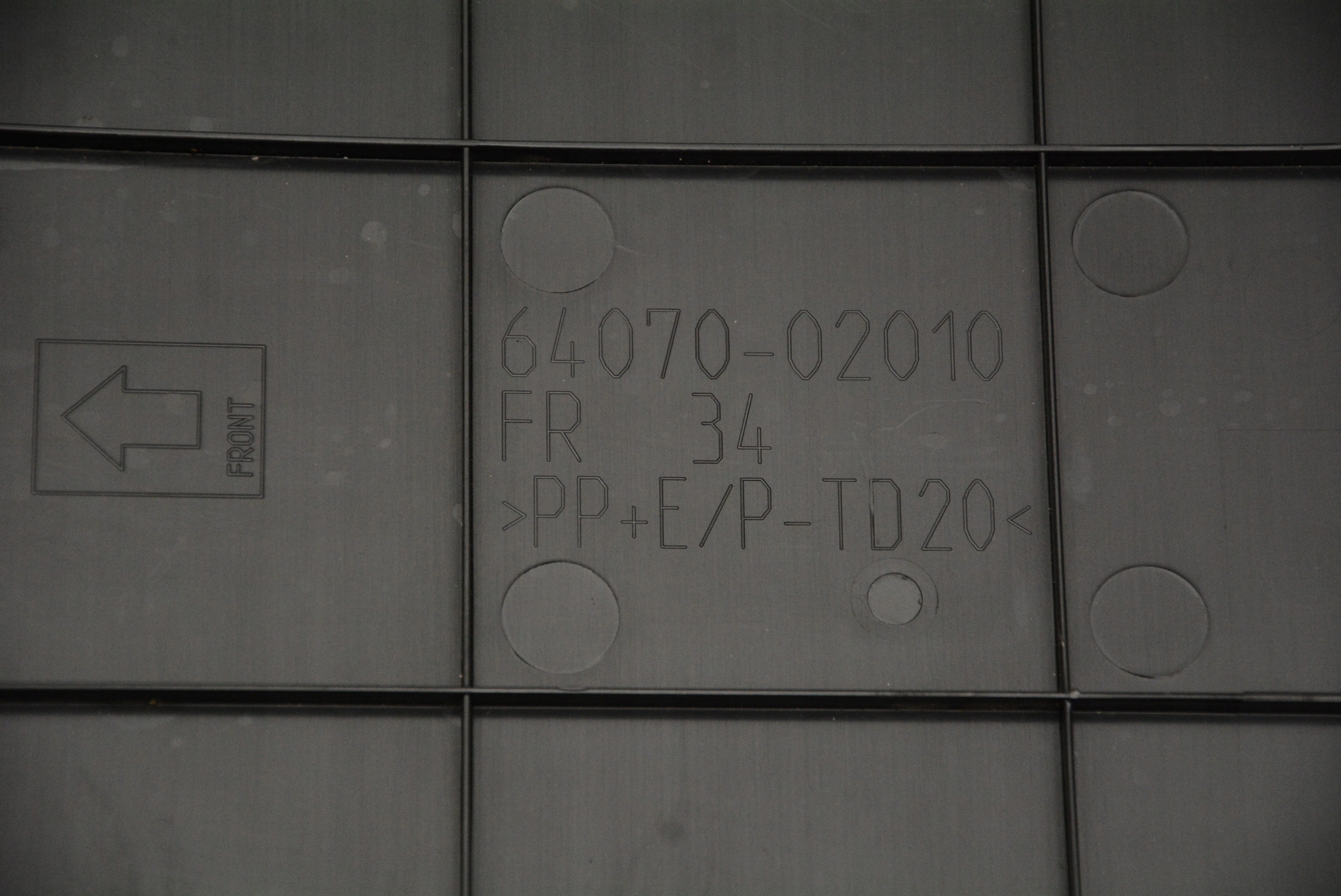 бардачок TOYOTA Auris II универсал 13-2018r