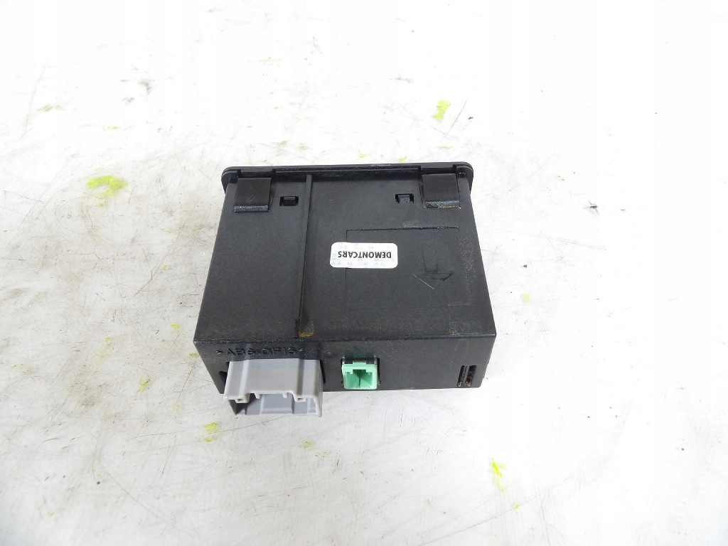 MAZDA CX-3 Adapter, Stecker USB AUX D09H-669U0 B