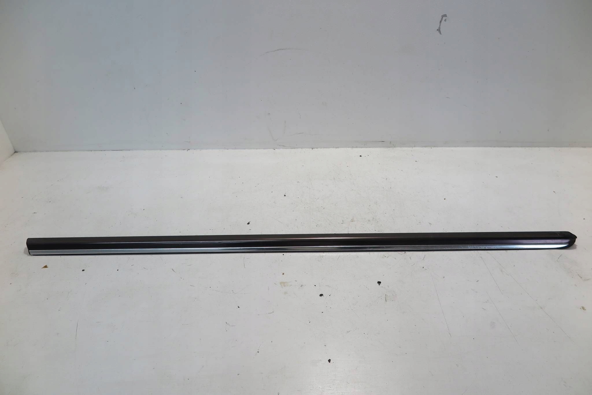 LISTWA SZYBY LEWY TYŁ LEWA MERCEDES BENZ CLK W209 LIFT