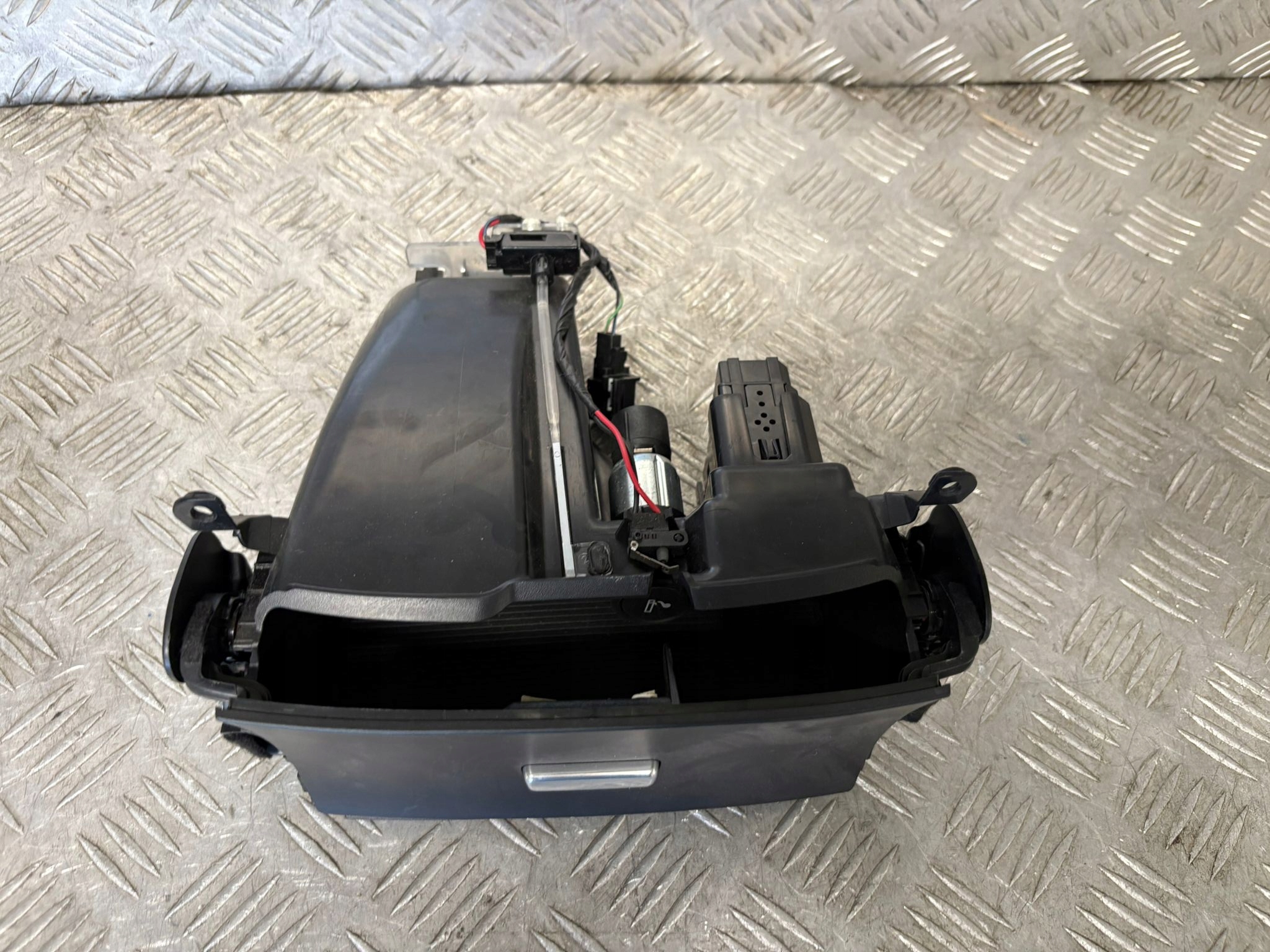 FORD S-MAX MK2 бардачок консоли usb EM2B-R044C16-B