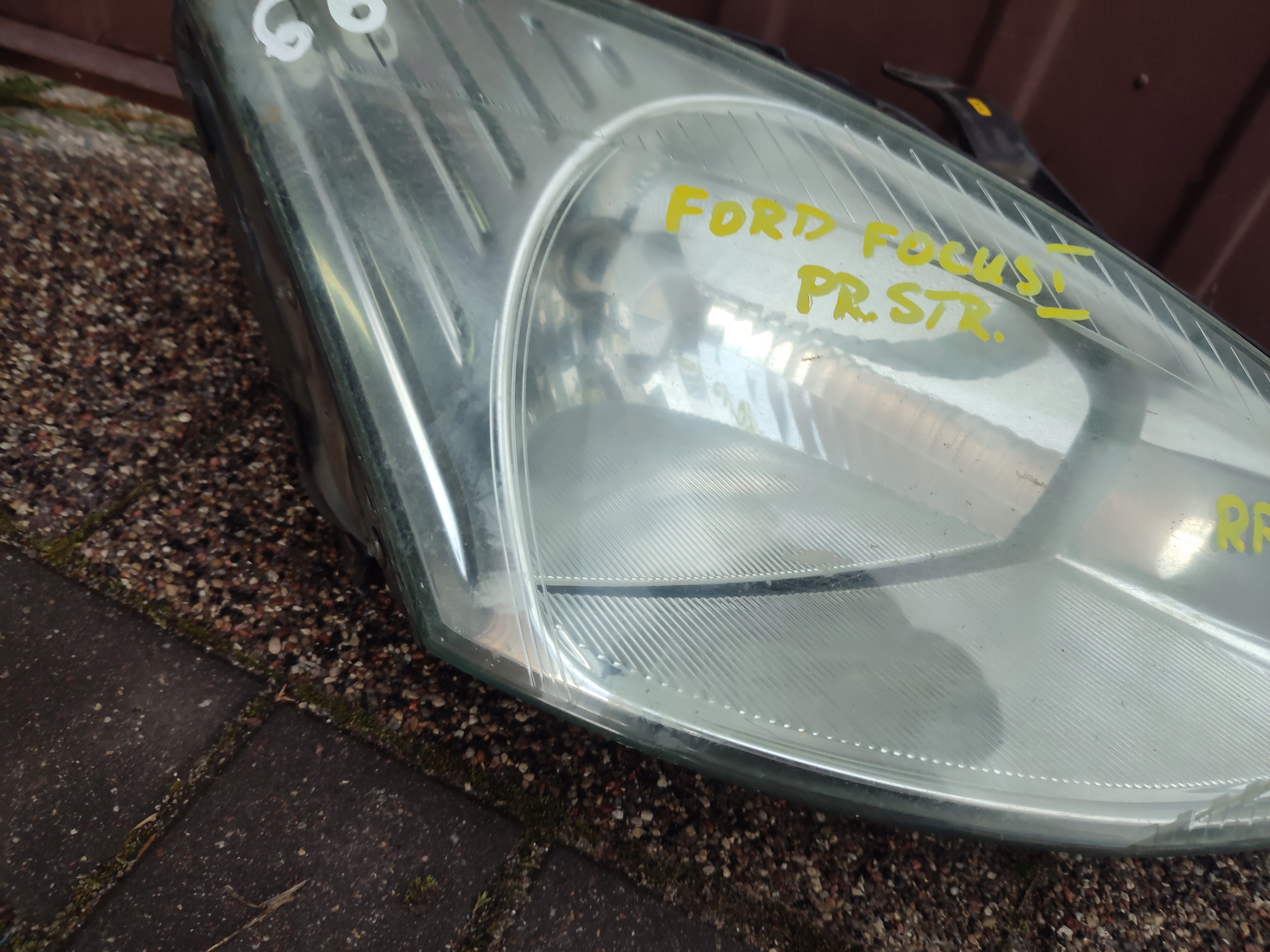 light right front front ford focus and