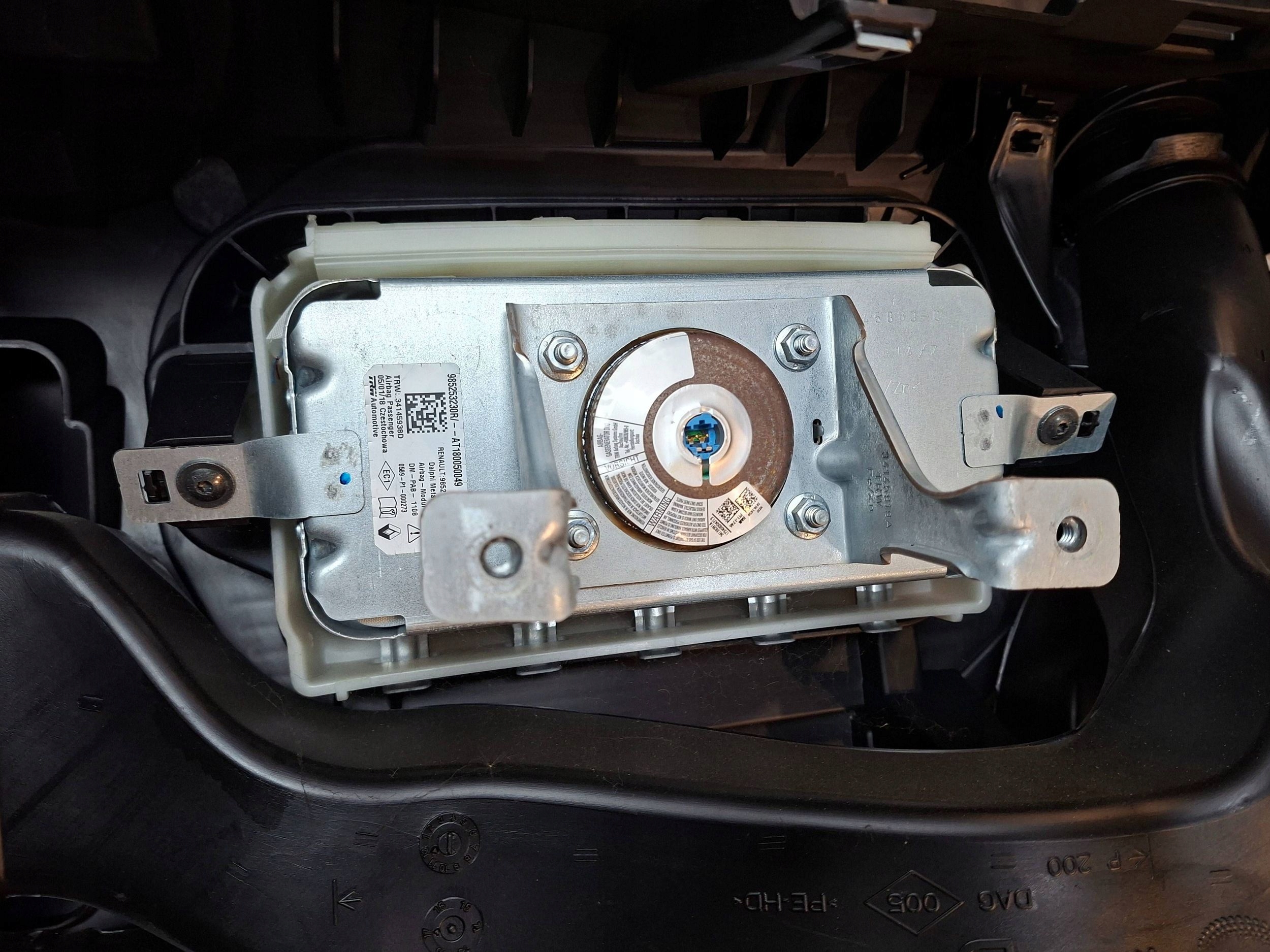 dashboard console passenger airbag 681005539R RENAULT TWINGO III 2014