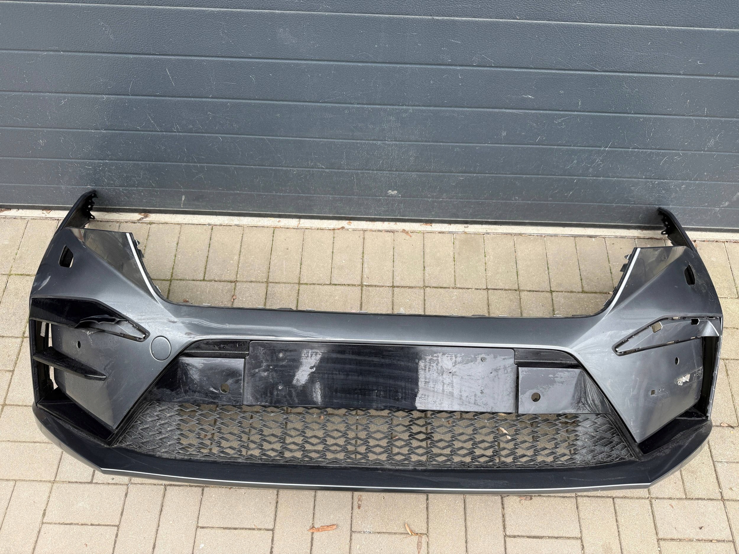 Skoda Enyaq iV 21- bumper front front