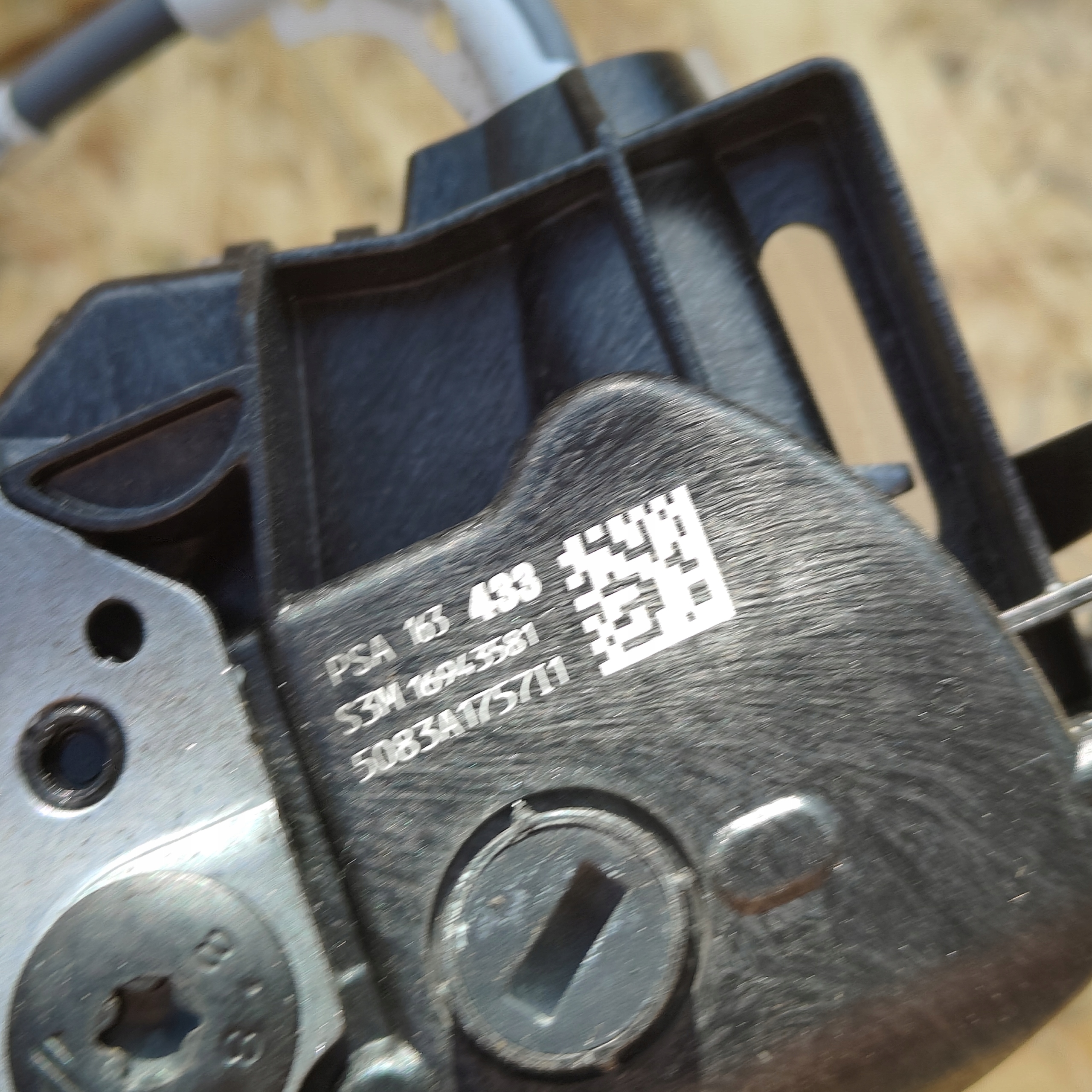 lock door right front CITROEN BERLINGO IV PARTNER IV