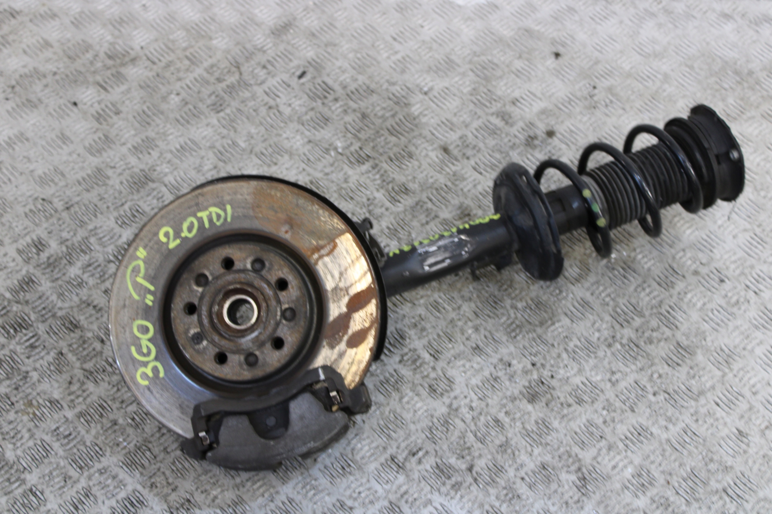 swing shock absorber McPherson right front VW PASSAT B8 3G0 3G9 KOMBI