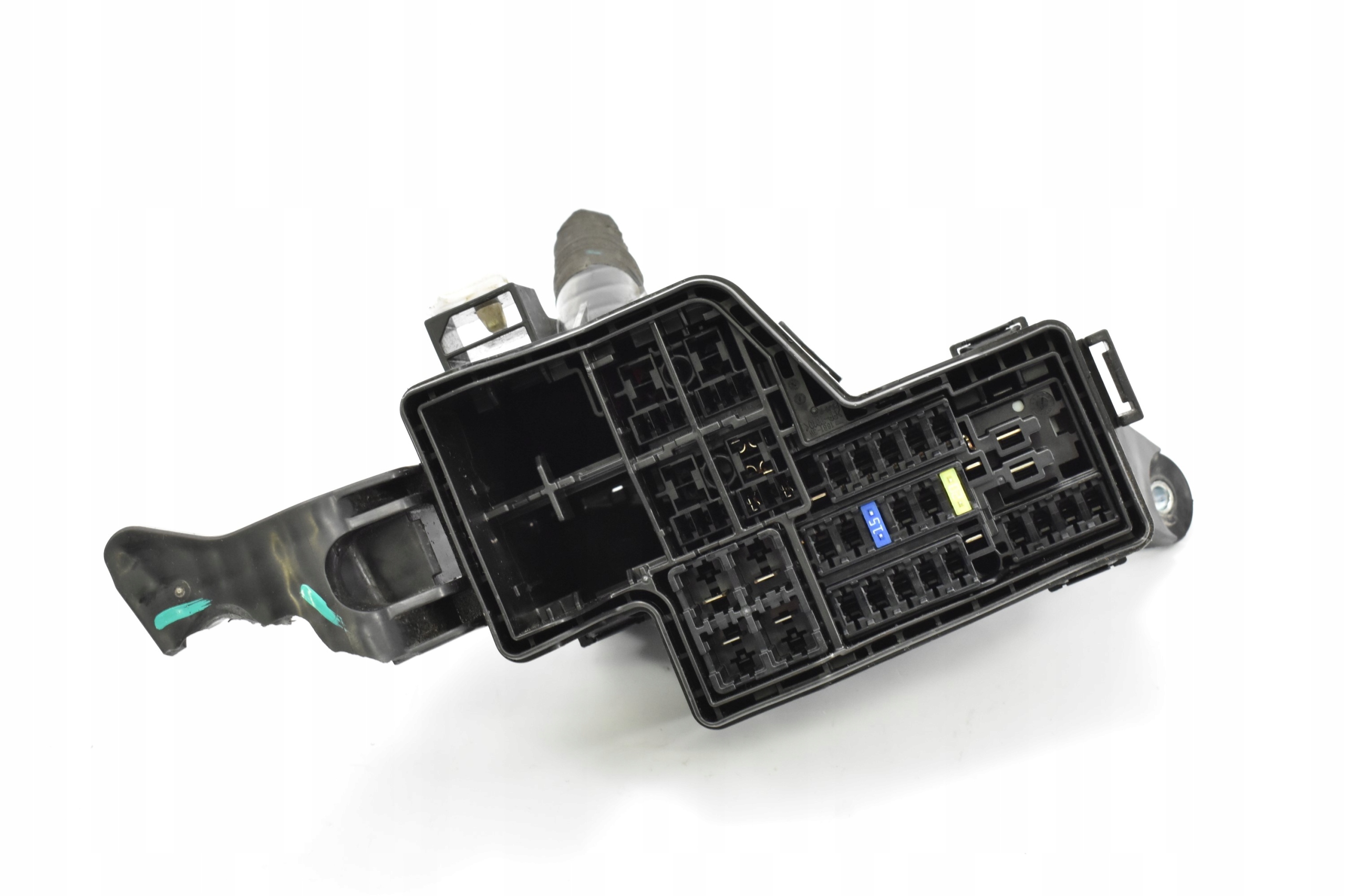 SKRZYNKA BEZPIECZNIKÓW OBUDOWA 82662-0D740 1.5H TOYOTA YARIS IV P21 20- Typ samochodu Samochody osobowe