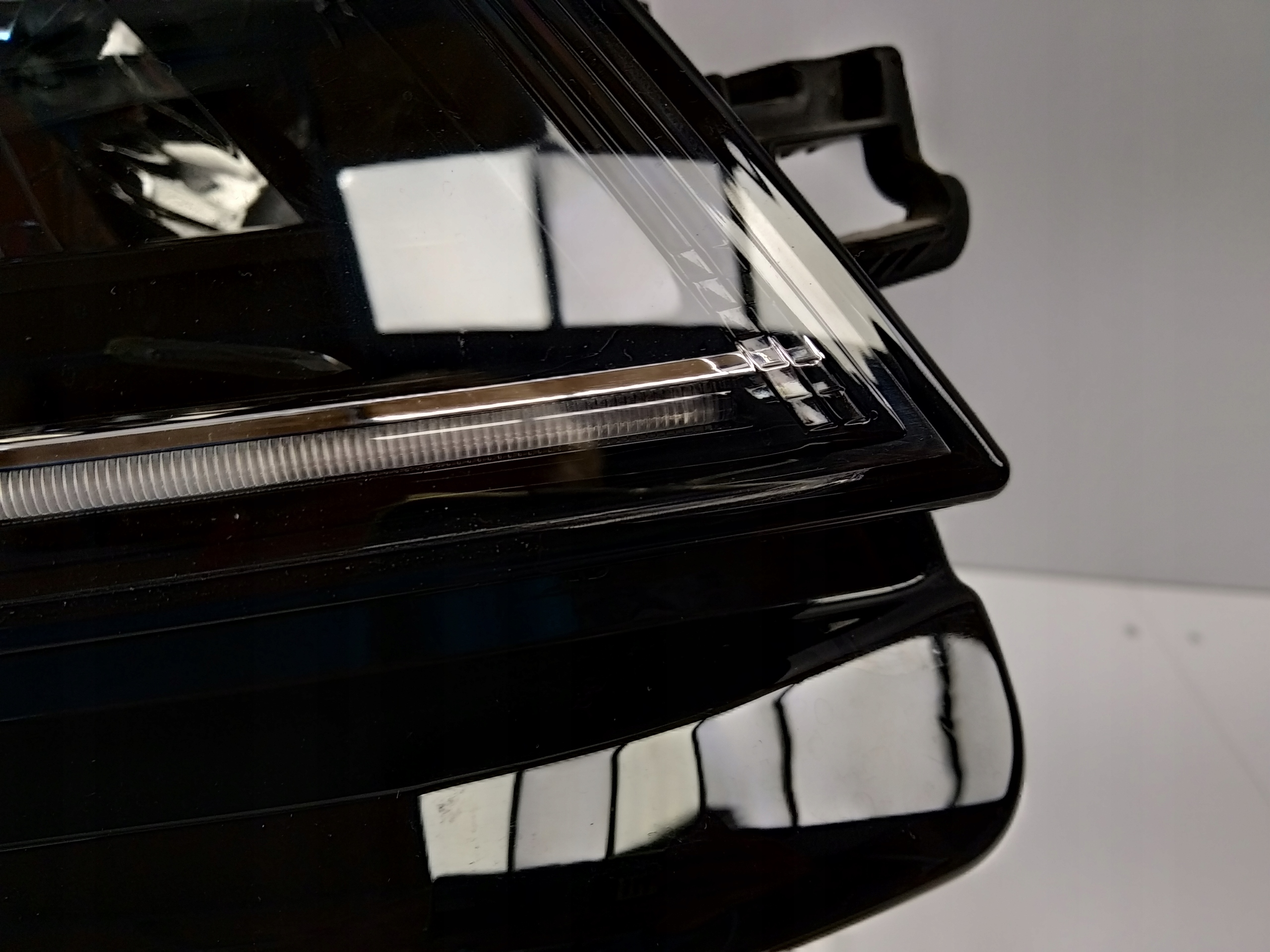 2017r + Skoda Karoq reflektor light Full Led front right 57B941016B Orygina