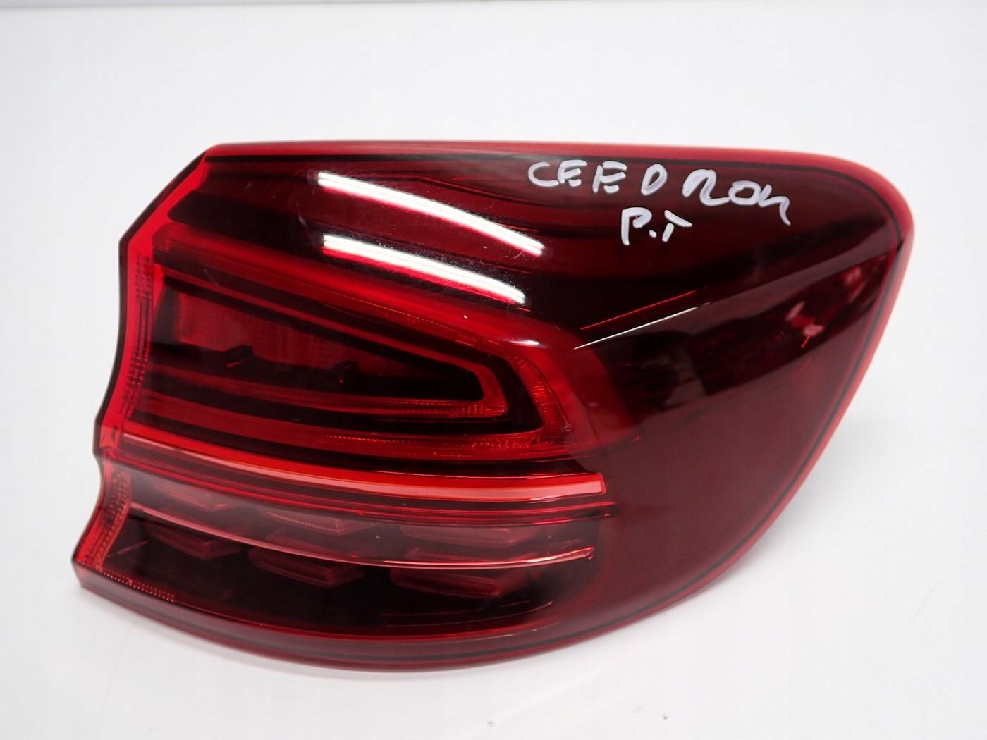 LAMPA PRAWY TYŁ EUROPA ORYGINAŁ KOMBI LED 92402-J7150 KIA CEED III 20R