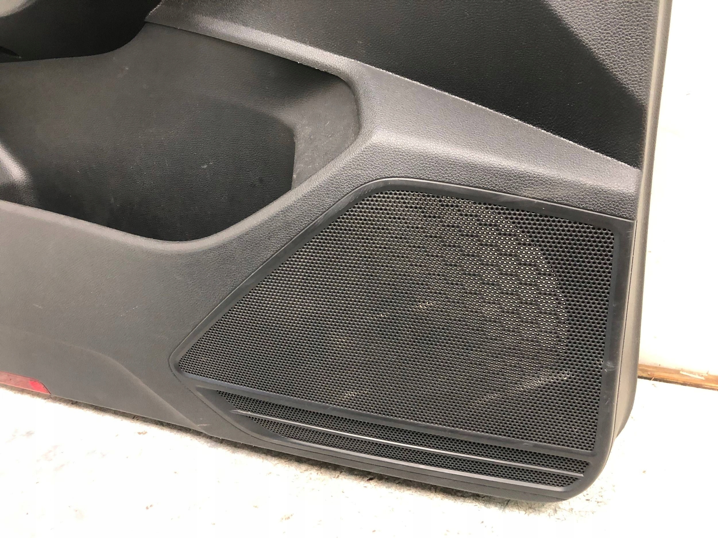 side door leather left front VW TOURAN III 5TB867011