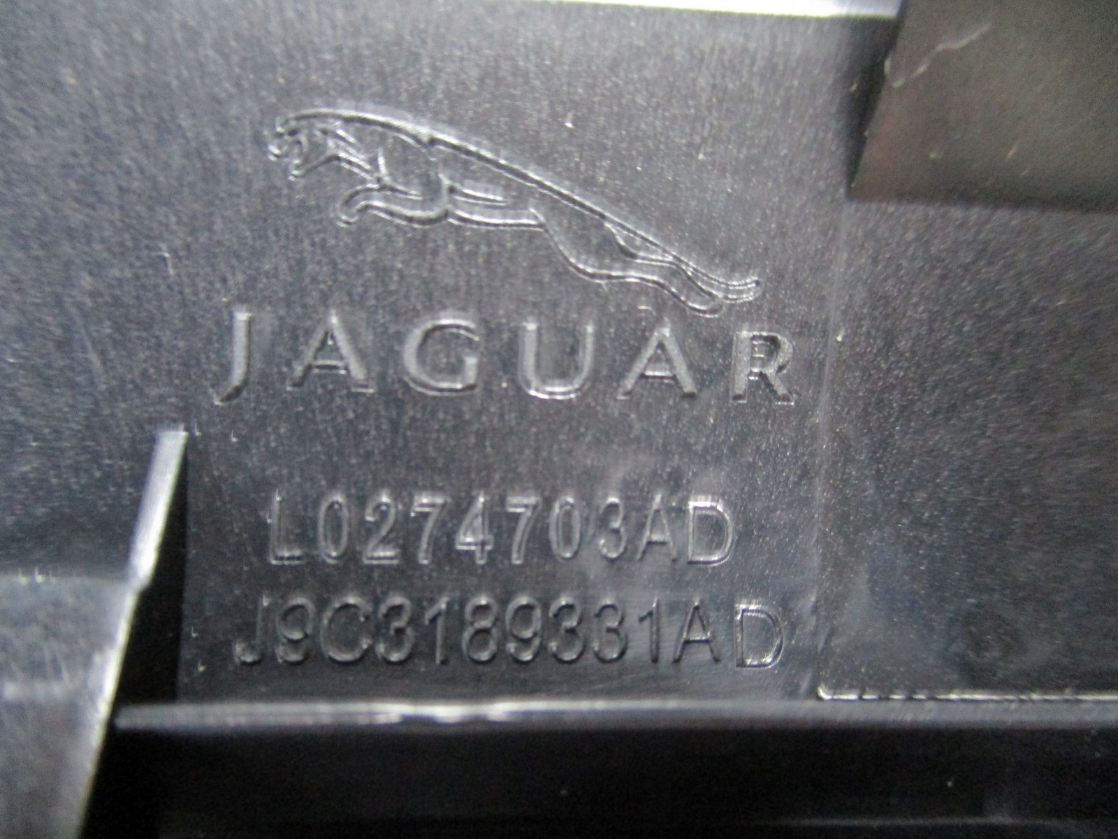 RÁM wyswietlacza obal JAGUAR J9C3189331AD