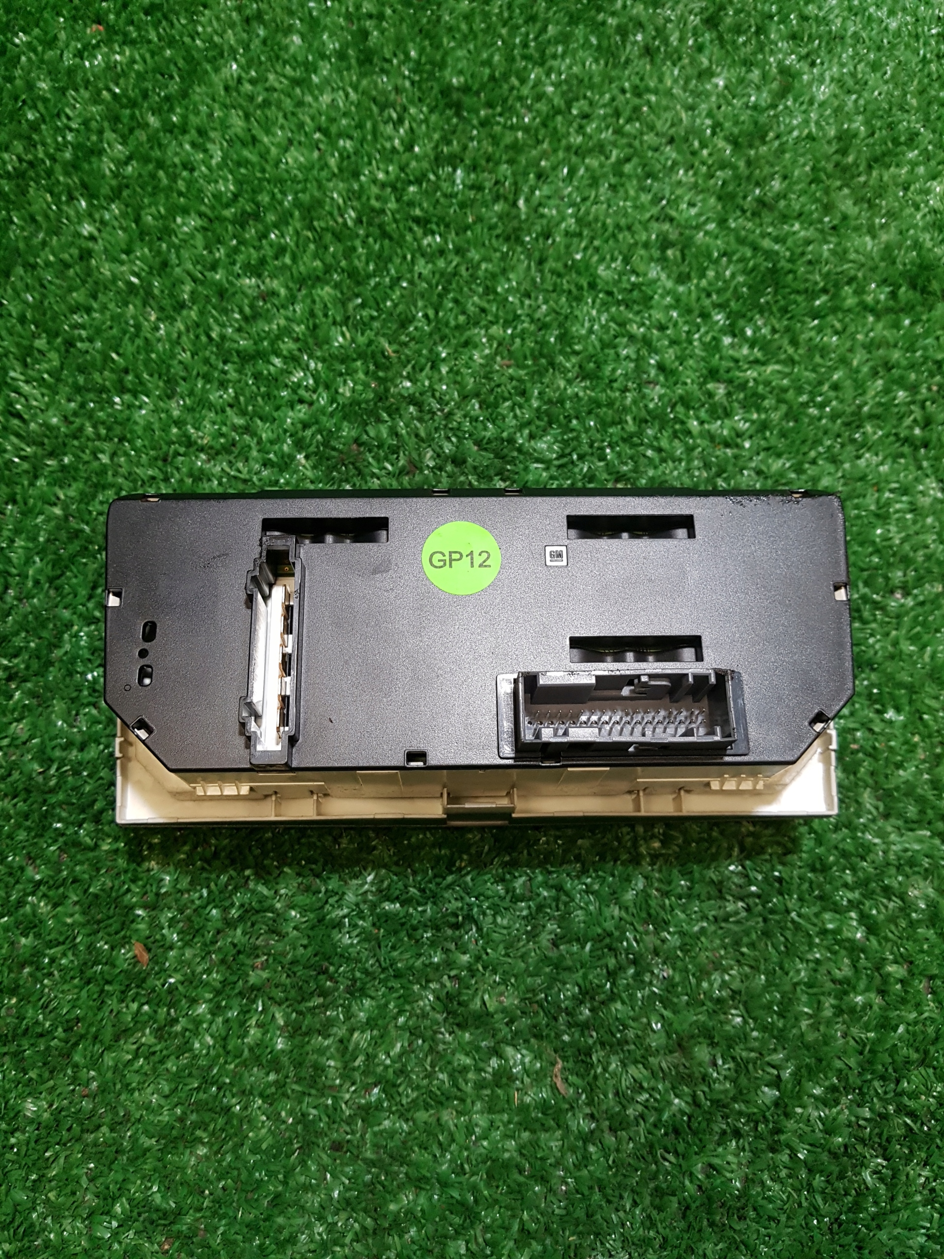 control panel air conditioning devices OPEL ASTRA H 13201300