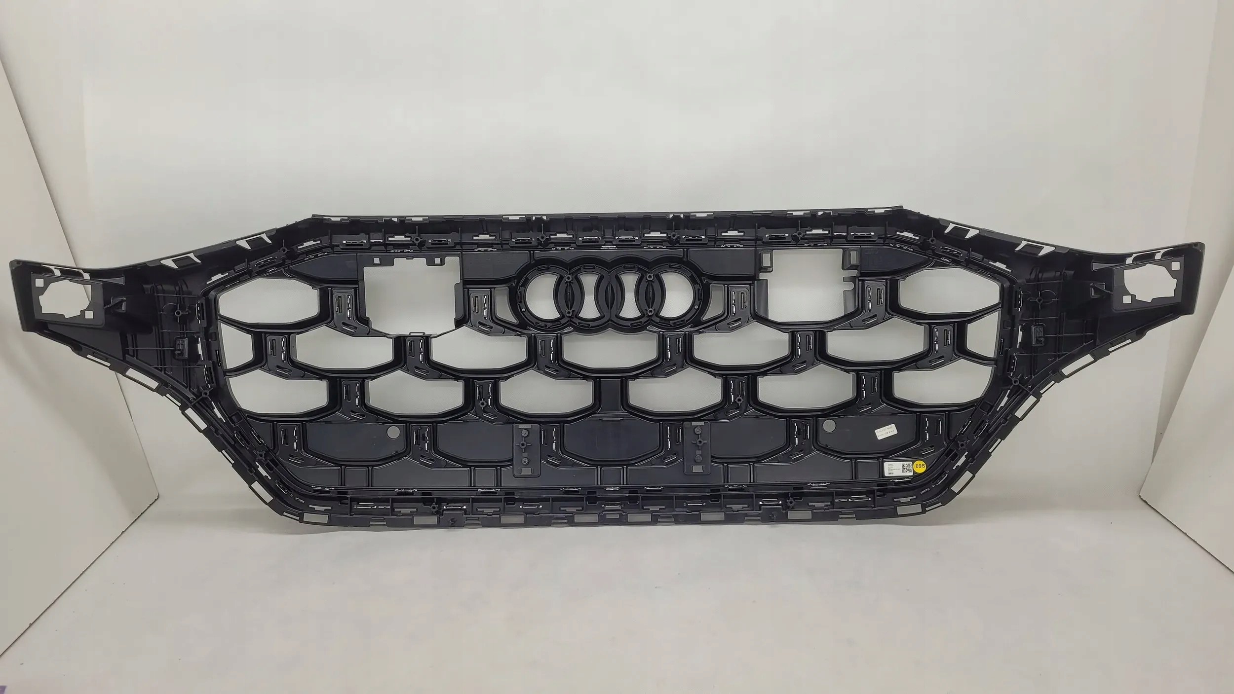 AUDI SQ8 Q8 S-LINE ATRAPA GRILL ZDERZAKA PRZÓD 4M8853651CK NOWA ORYGINAŁ FV Strona zabudowy uniwersalne