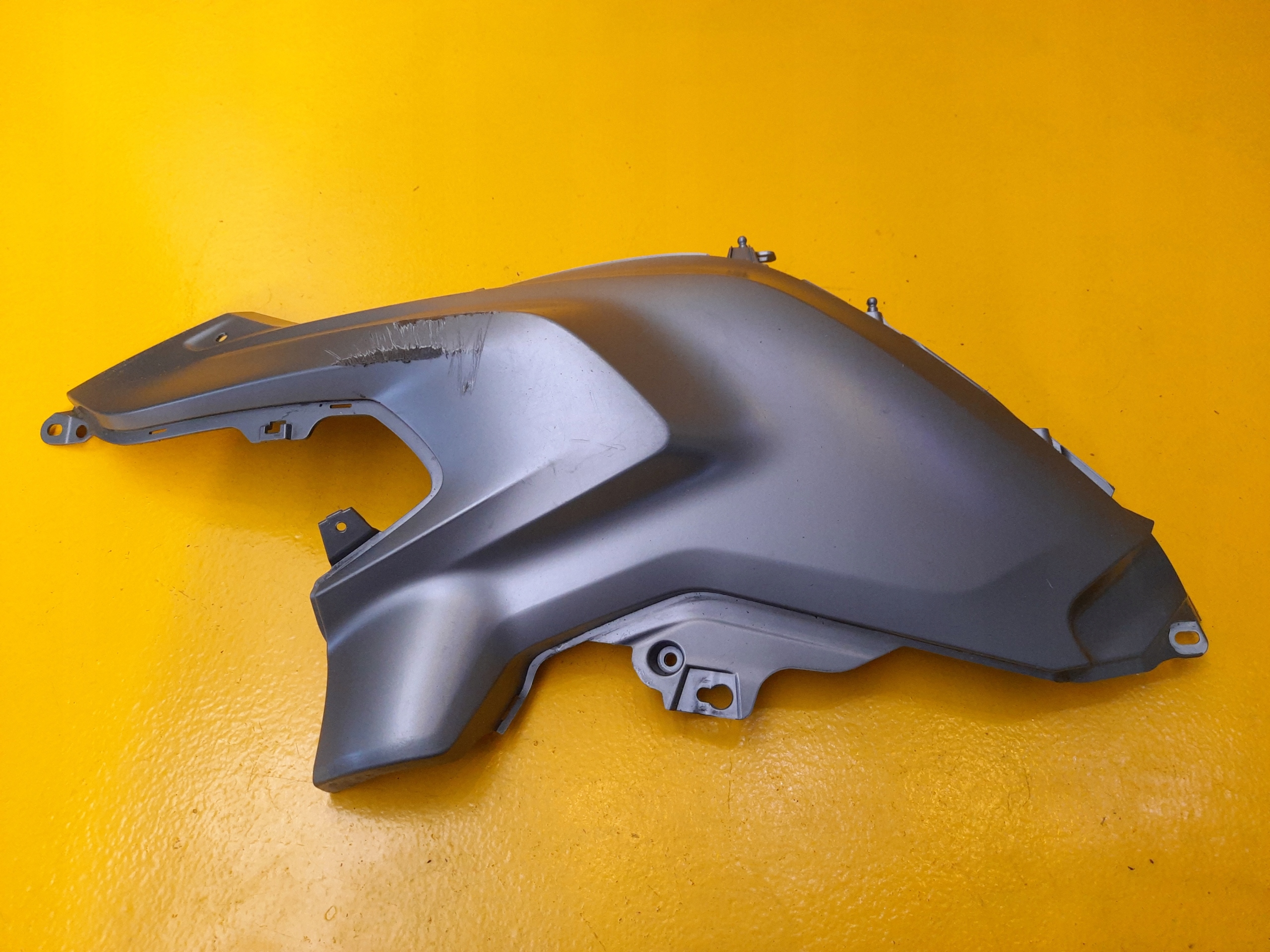 BMW R1200GS обтекатель капота левый 8533679 K50