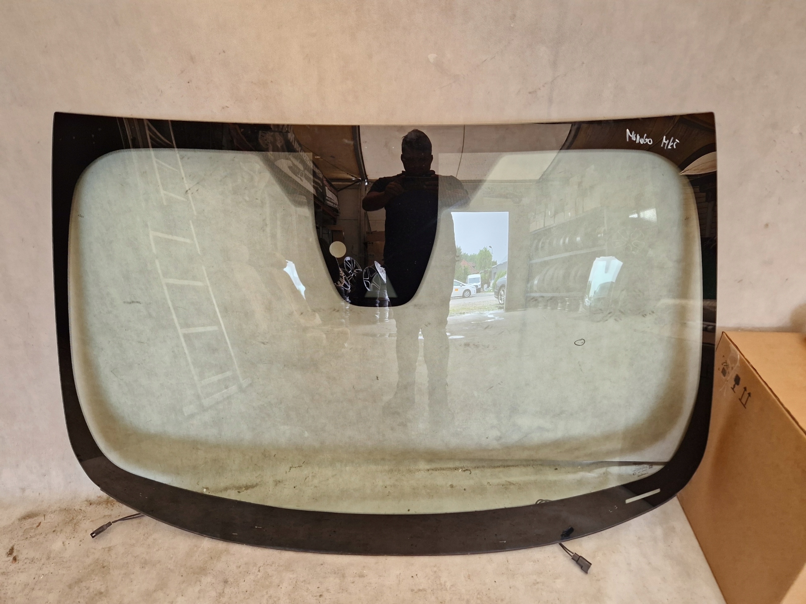 SZYBA CZOŁOWA FORD MONDEO MK5 19r GRZANA ORYGINAŁ