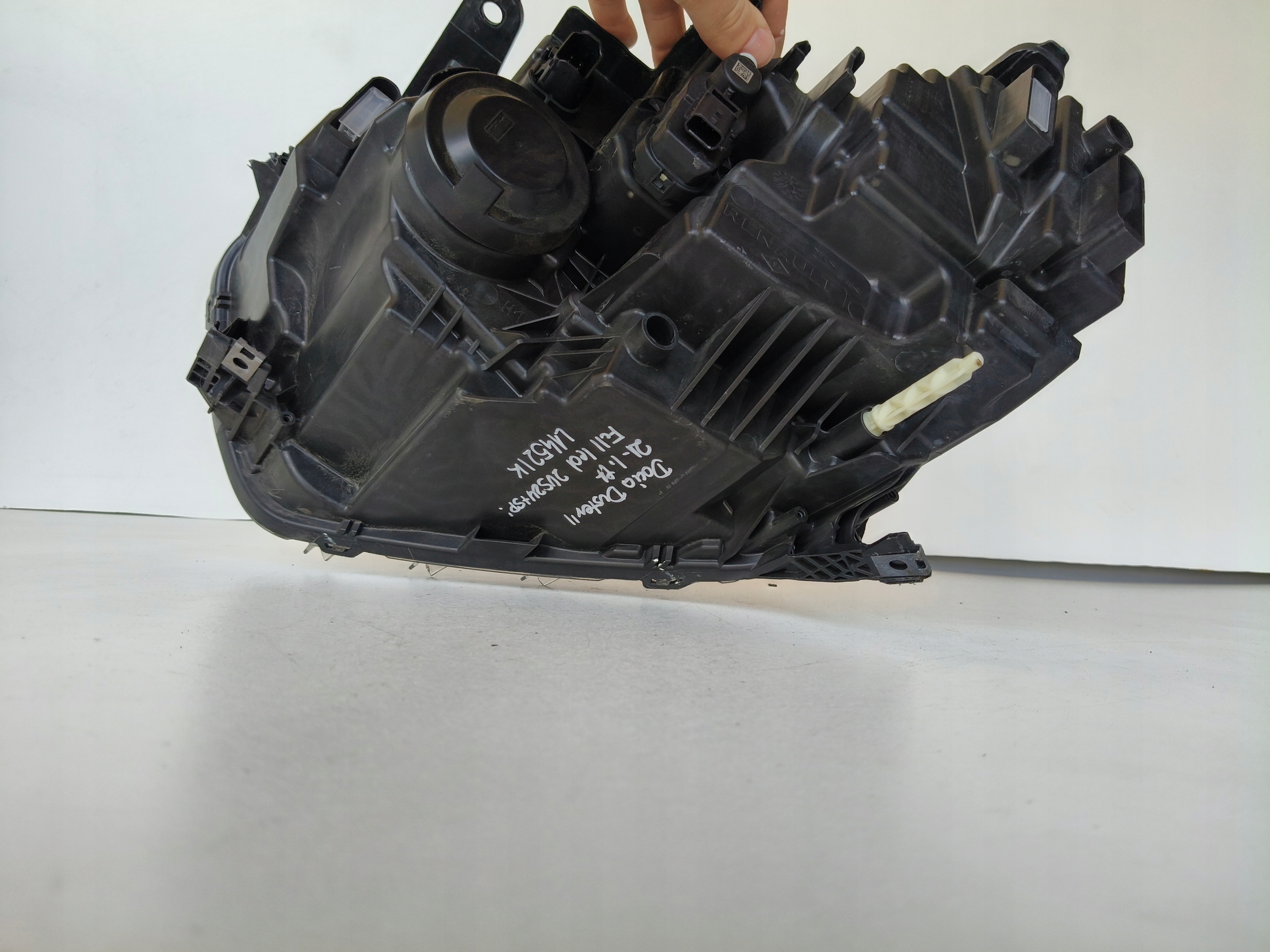 light right REFLEKTOR DACIA DUSTER II 21- LIFT FULL LED