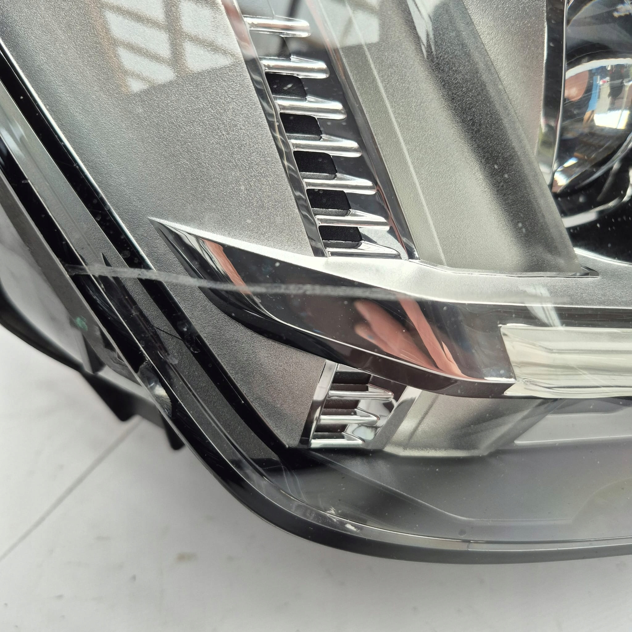 AUDI Q2 81A 16- light right front front FULL LED 81A941034