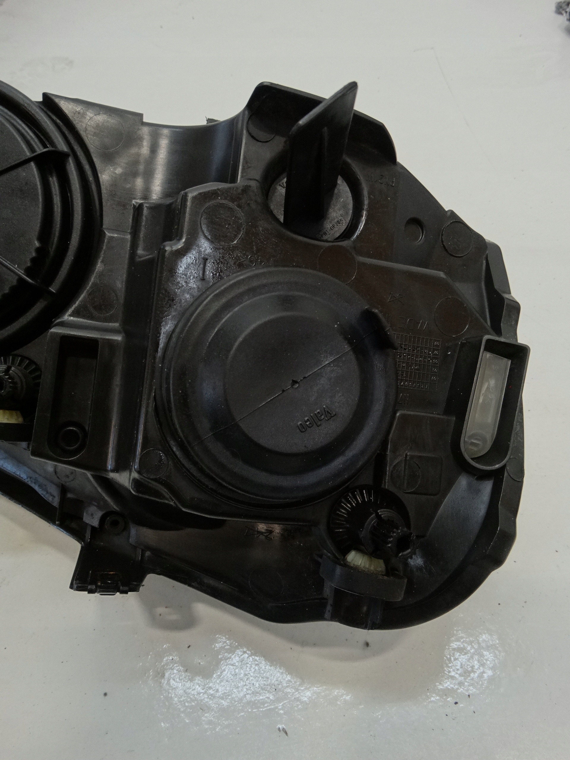 REFLEKTOR light left front VW POLO IV 9N VALEO 6Q1941007AT EUROPA