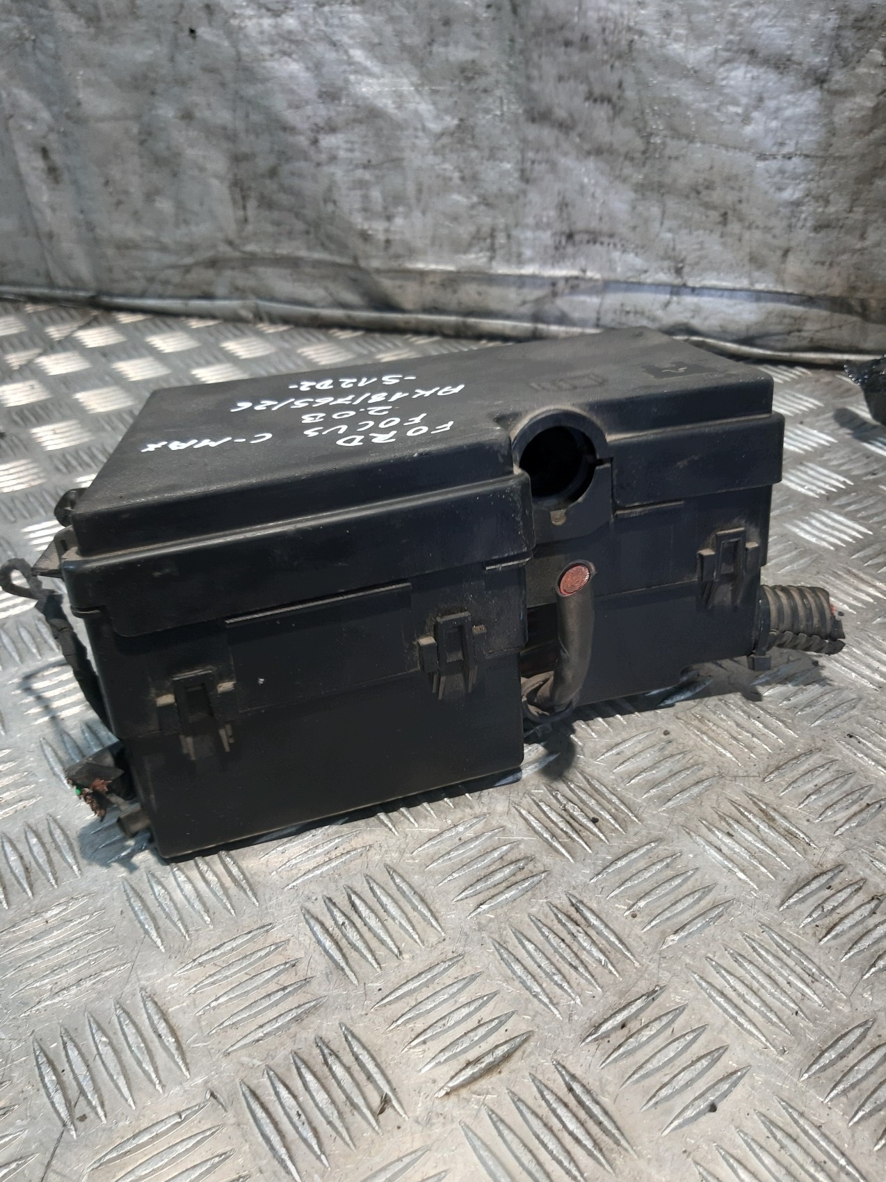 Module fusibles FORD FOCUS C-MAX 2.0B 2005r