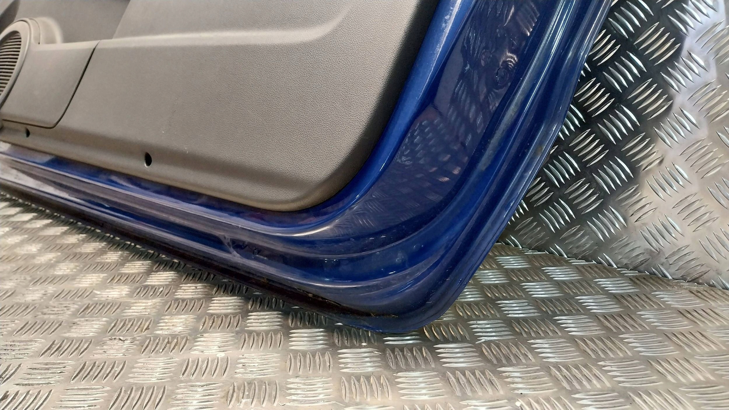 door right VW FOX 03