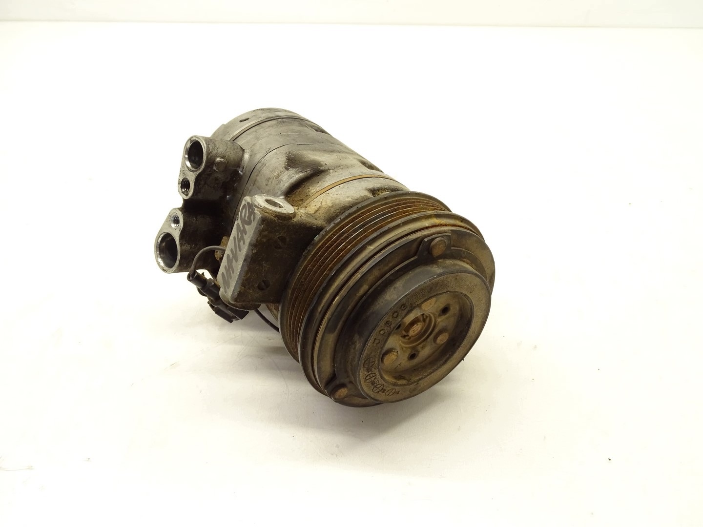 compressor; compressor of the air conditioning NISSAN NAVARA D23 2.3 DCI