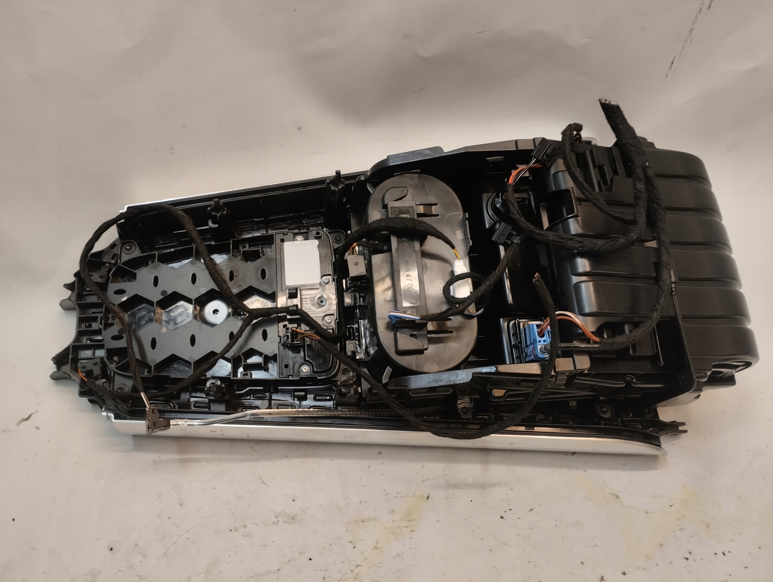 MERCEDES GLA W247 TUNEL central