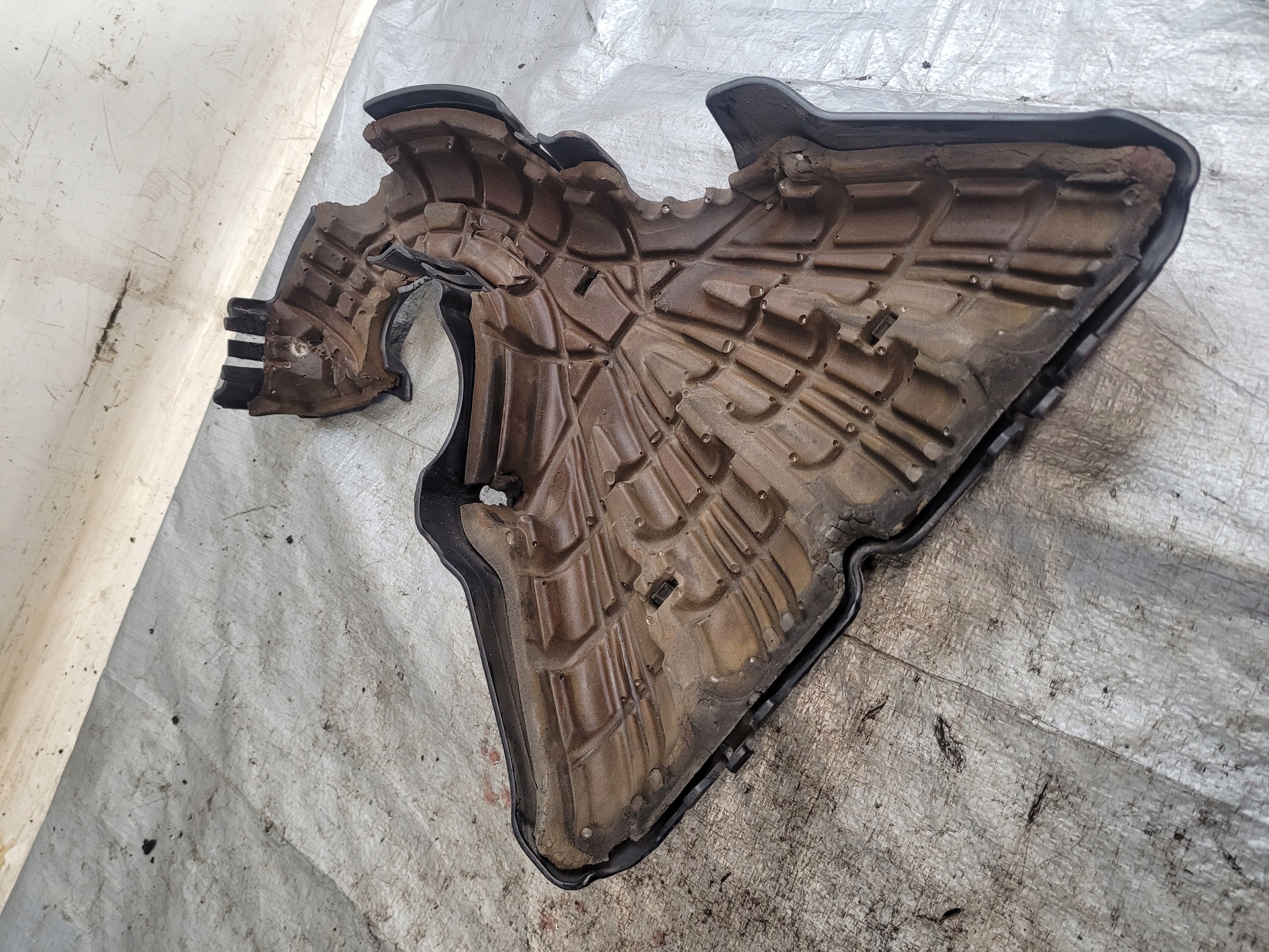 Abdeckung Blende Abdeckung DES MOTORS CHRYSLER PT CRUISER 2.4B TURBO
