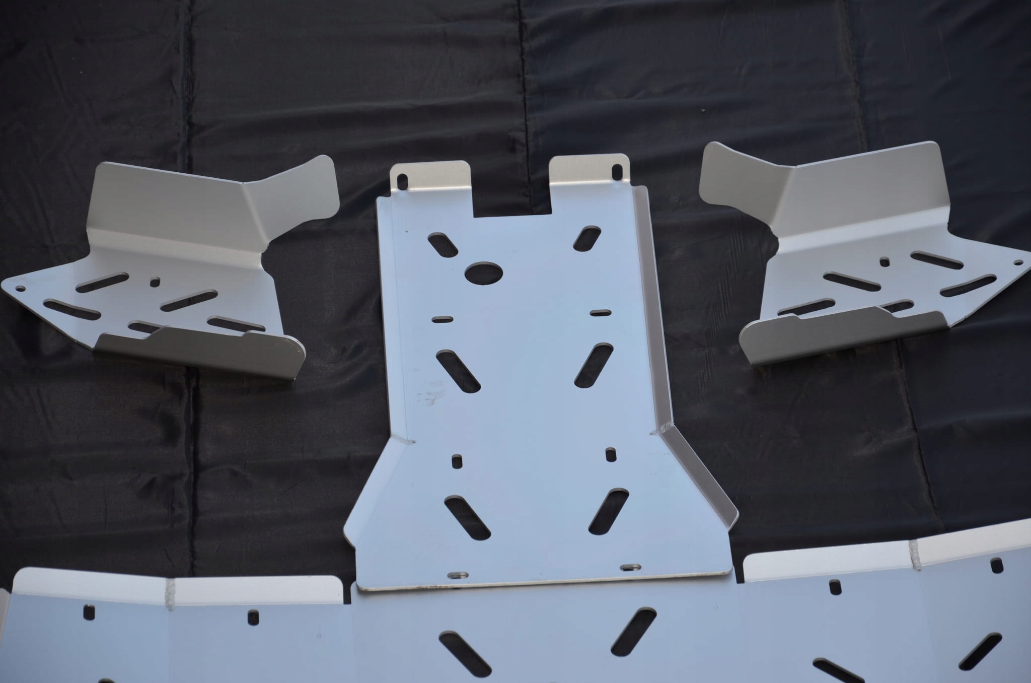 OSLONY SPODU ALU CF MOTO 500 LONG BEZ ANODY Producer Zygo