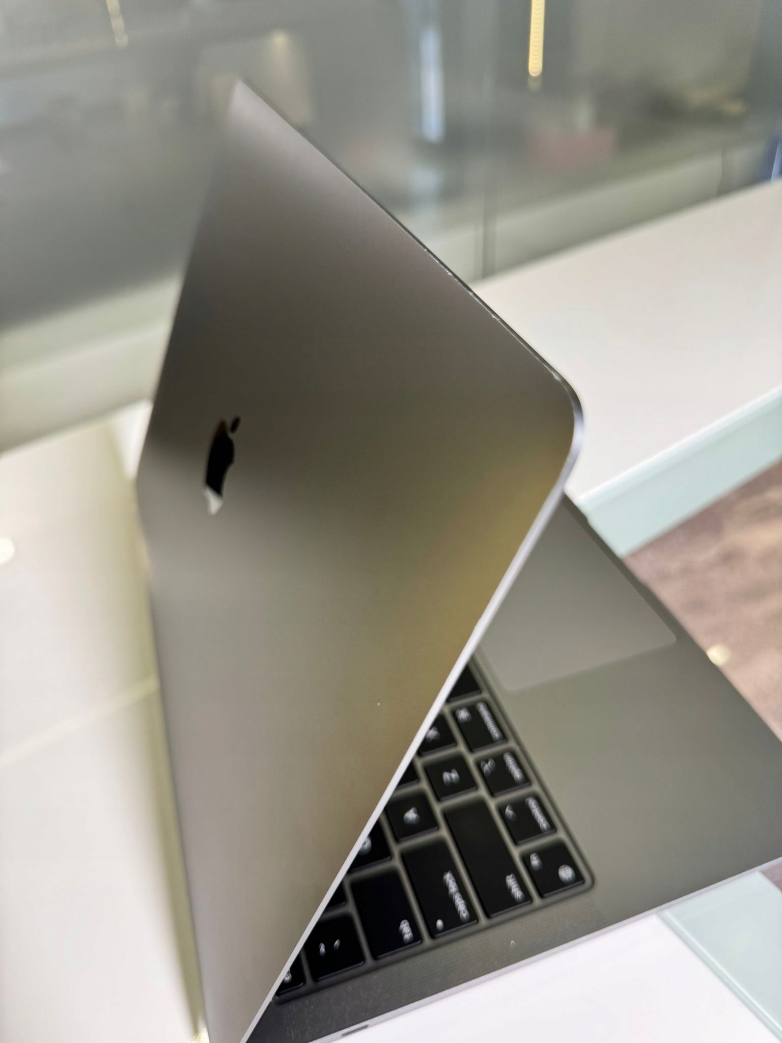 Apple - innovation 2020 Poleasingowy Apple MacBook Air 13 2020 M1 8GB RAM 256GB SSD