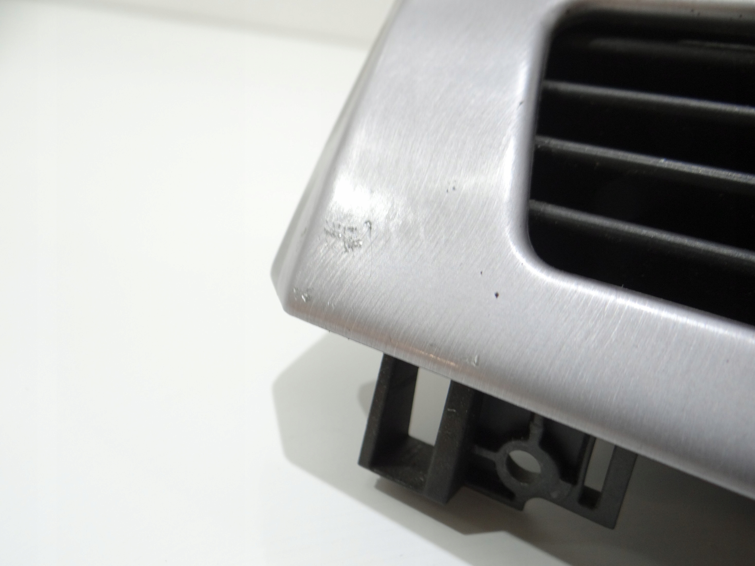 rešetka rešetka ventilacije klimatizacije BMW E60 E61 EU 6910731 (4273456)