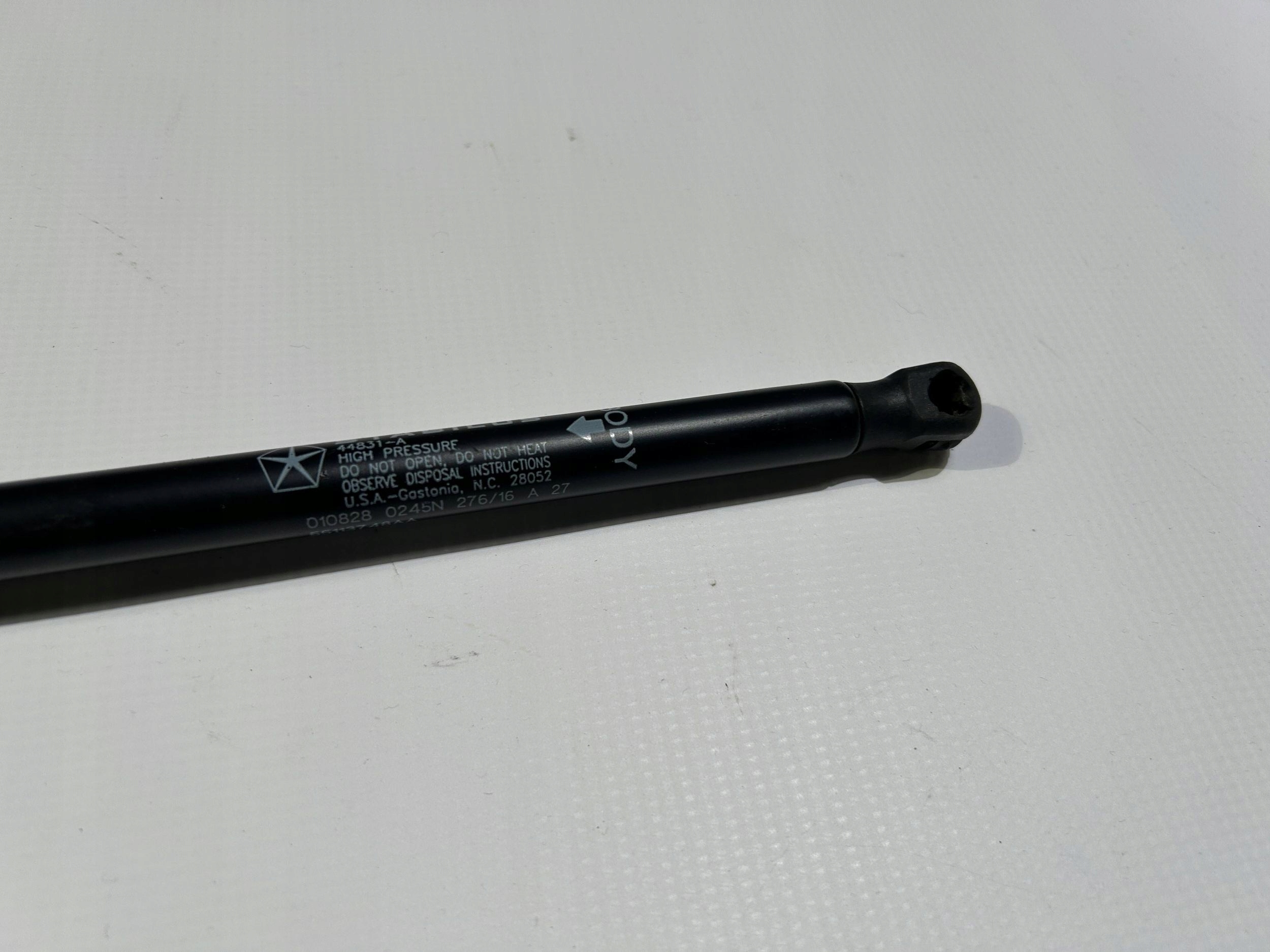 damper pokrywy of the engine bonnets przedniej Dodge Durango 2014